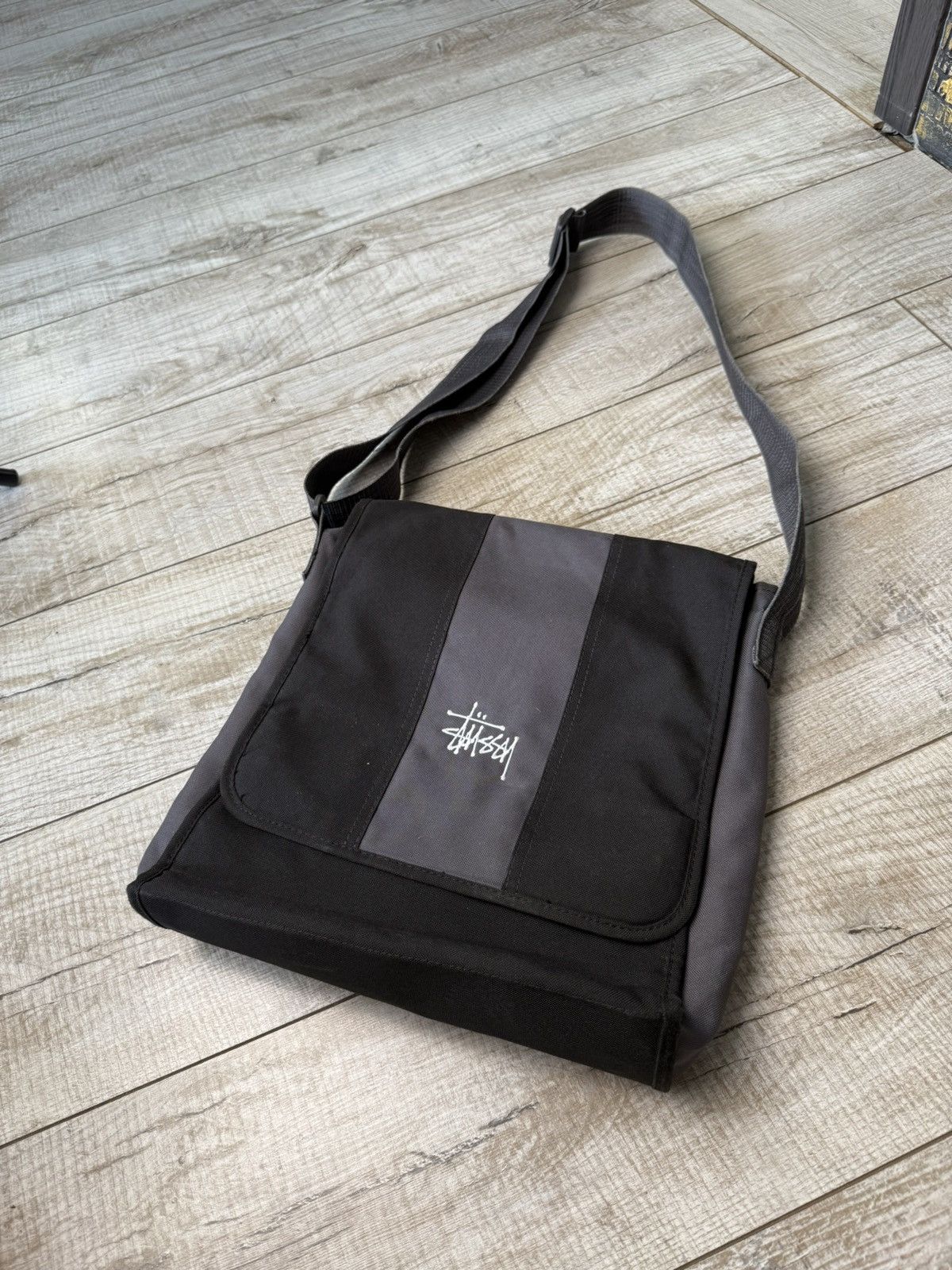 Vintage Stussy 90's Crossbody Shoulder Bag in Black, Men's