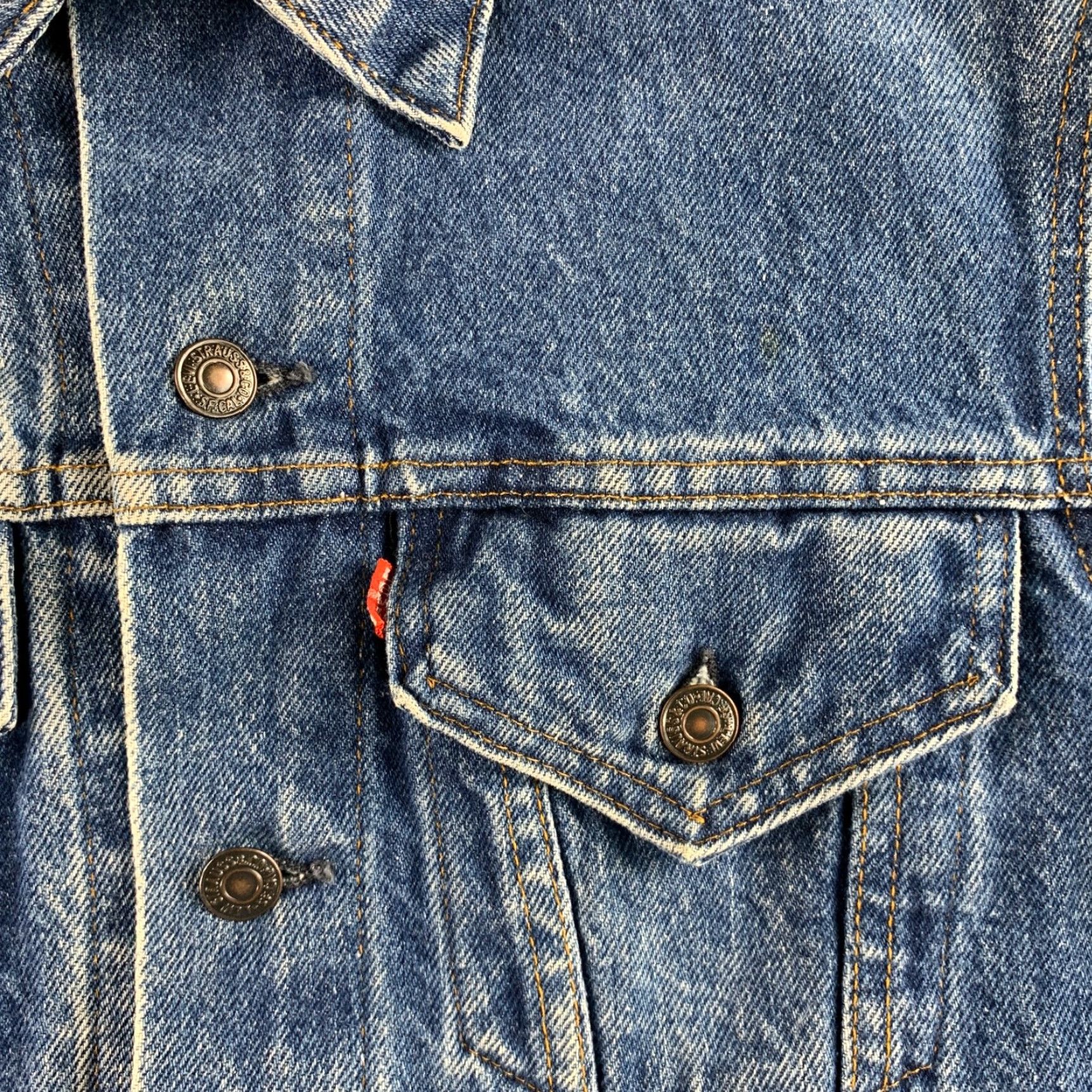 Levi's VINTAGE Levi's Denim Trucker Jacket Mens 40 Blue Biker Moto Cowboy Western USA Denim Trucker Jacket Mens 40 Blue Levis Jeans Jacket Leather? Size US XXS / EU 40 - 7 Thumbnail