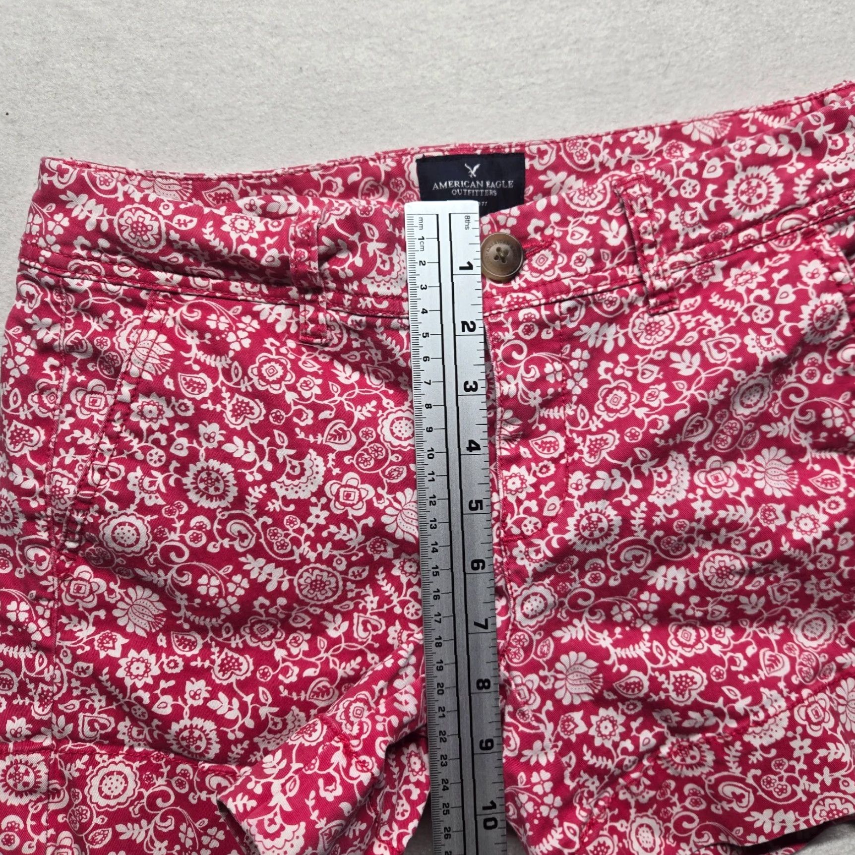 American Eagle Outfitters VINTAGE American Eagle Pink White Floral Cotton Shorts Women's Size 4 Stretch Mid 90s Size 27" / US 4 / IT 40 - 7 Thumbnail