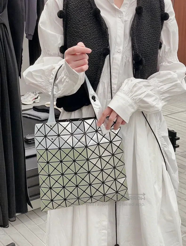 Issey Miyake Issey Miyake White Seven-Grid Handbag Size ONE SIZE - 5 Thumbnail