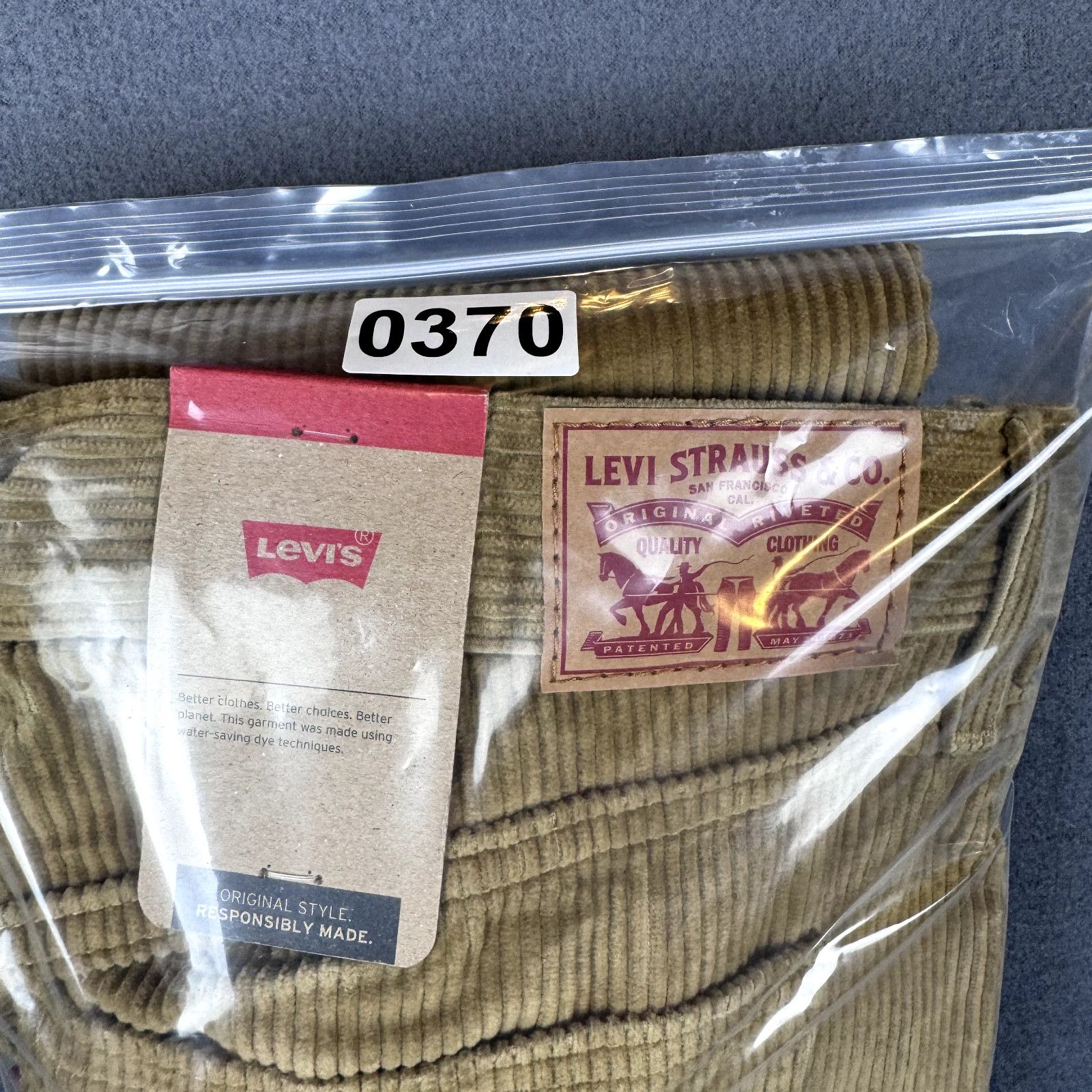 Levi's NWT Levi's Pants Mens 33X30 Brown Corduroy Flat Front Chino Size US 33 - 13 Thumbnail