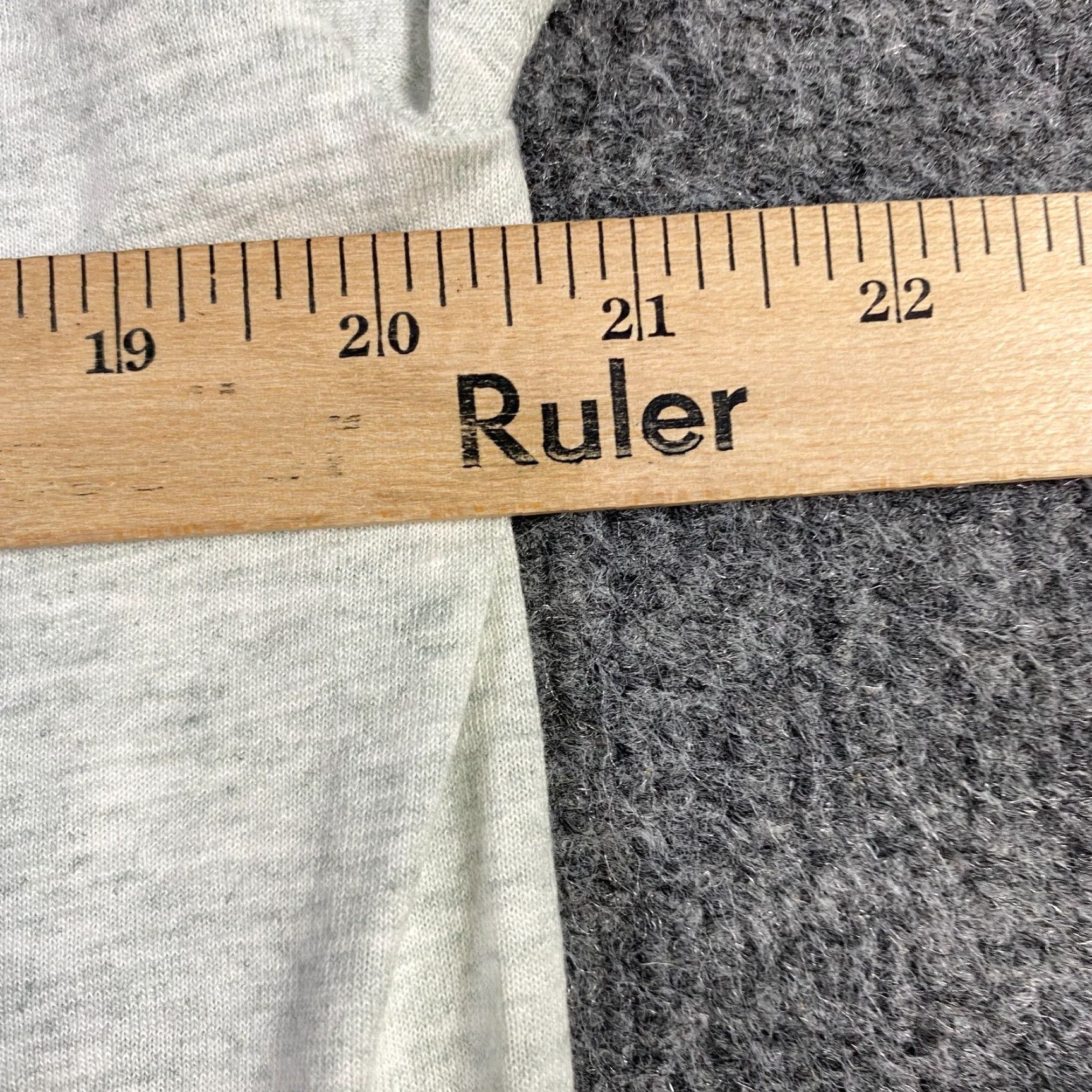 Vintage VINTAGE Rutgers University T-shirt Gray L Cheerleading Championship 1995 Double Sided Mens Womens Unisex Adults Shirt Size US L / EU 52-54 / 3 - 7 Thumbnail