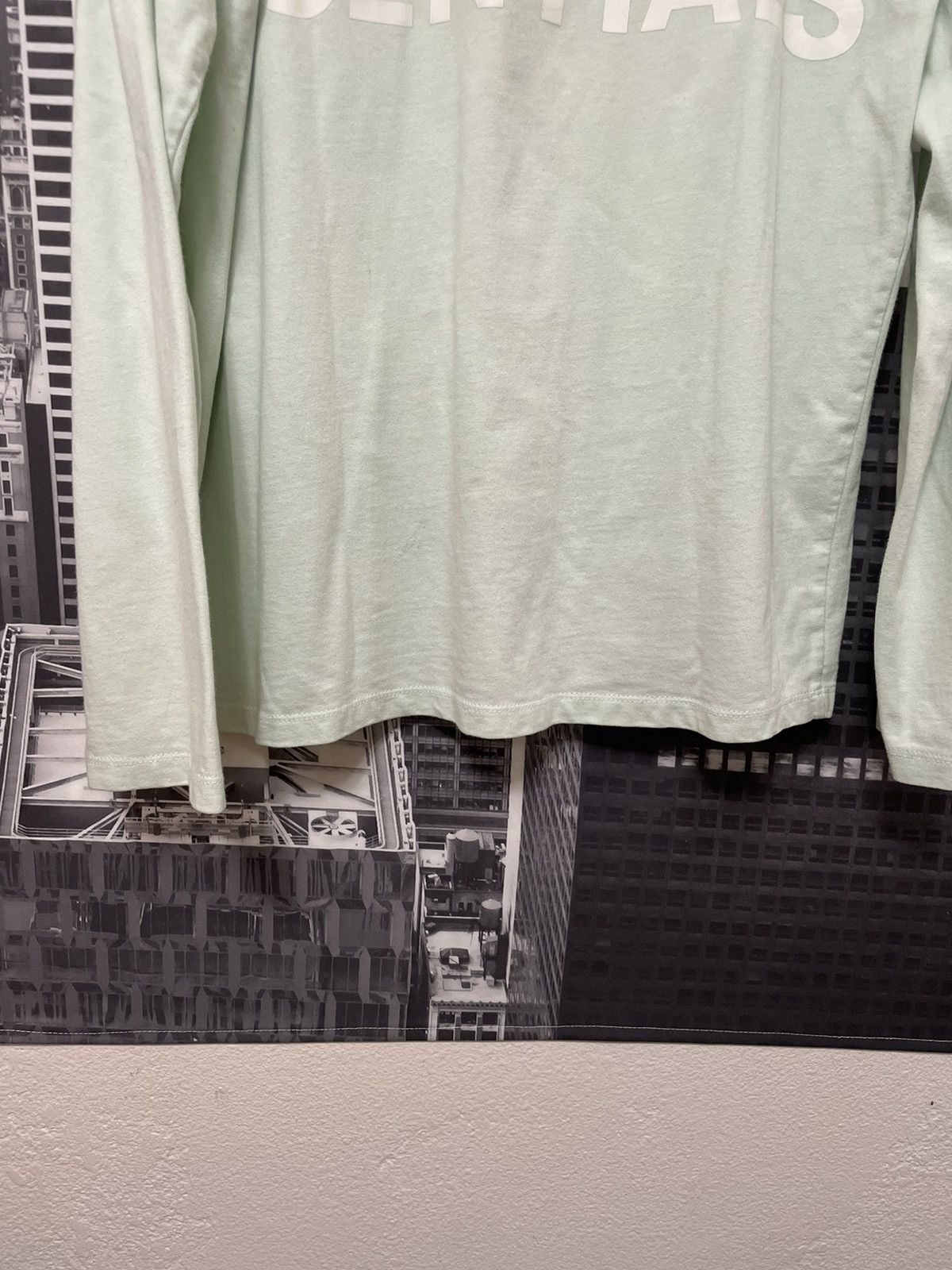 Fear of God 🔥Fear of God Essentials FW18 Boxy Long Sleeve Tee MINT SZ M Size US M / EU 48-50 / 2 - 3 Thumbnail