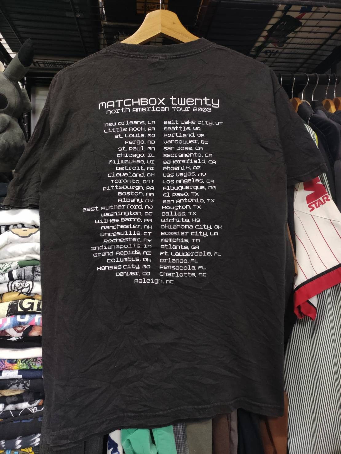 Band Tees Vtg 00's Matchbox Twenty " More Than You Think You Are " Size US M / EU 48-50 / 2 - 2 Thumbnail