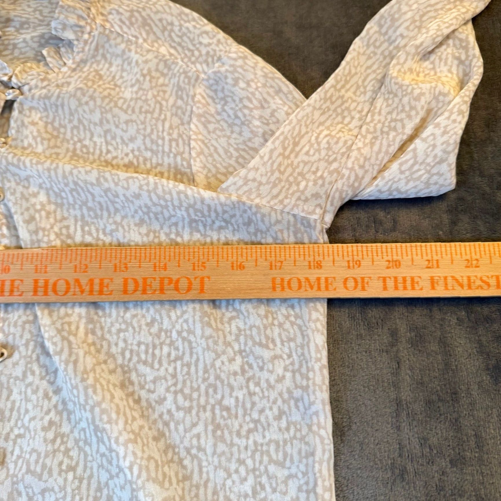 Express Express Blouse Womens Medium Shirt Animal Print Ruffle Button Front Sheer Long Sleeve Beige 90s? Size M / US 6-8 / IT 42-44 - 5 Thumbnail