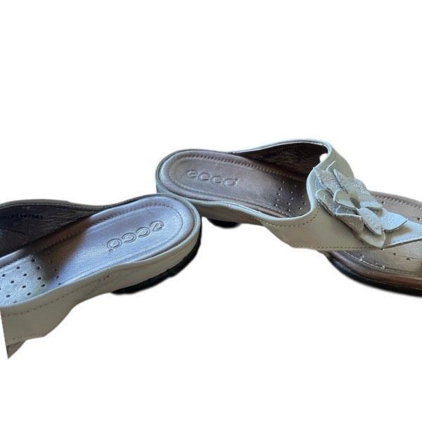 Ecco ECCO Leather Flower Sandals Women’s Size 39 (US 8.5) – White Size US 8.5 / IT 38.5 - 9 Thumbnail