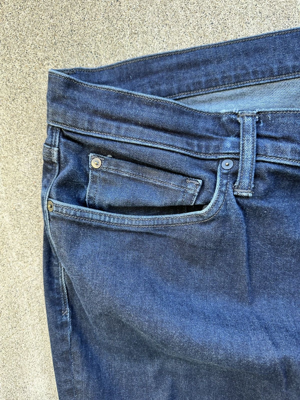 Joe's Joes Jeans Men Size 42x30 Classic Straight Leg Stretch Denim Size US 42 / EU 58 - 2 Thumbnail