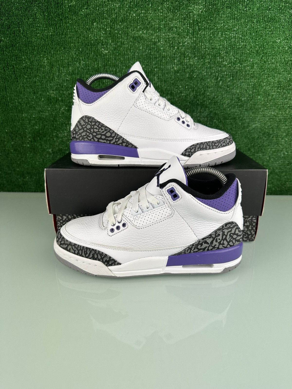 Jordan Brand Jordan 3 Retro Dark Iris (GS) Size 5Y/6.5W Size US 5 / EU 37 - 2 Thumbnail