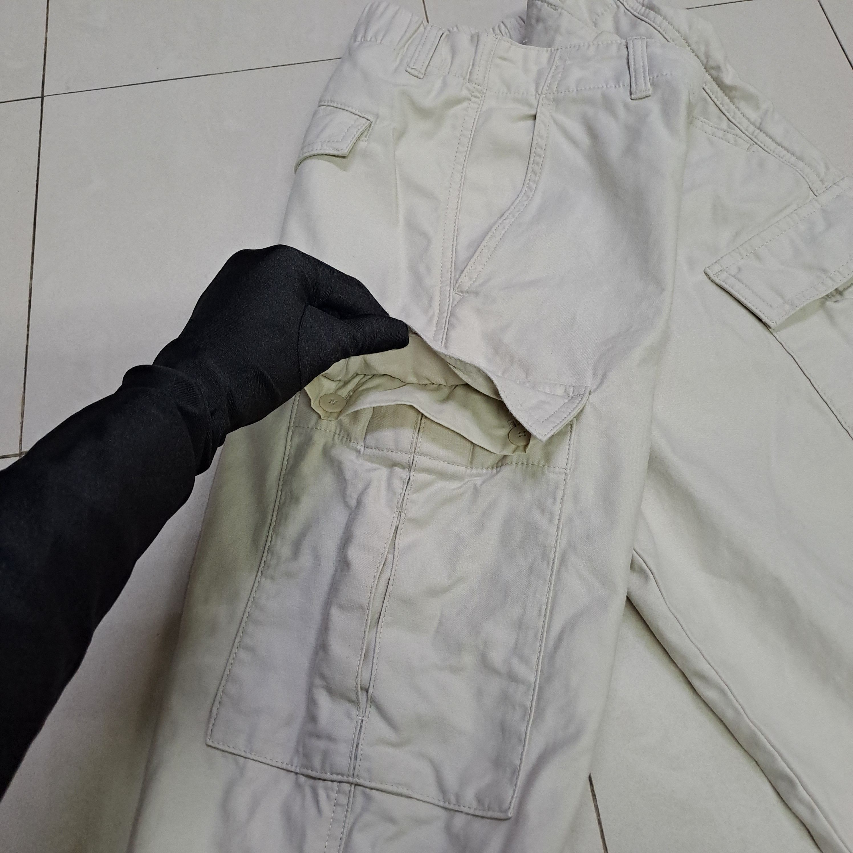 Uniqlo Uniqlo Cargo Baggy Pants Size US 30 / EU 46 - 4 Thumbnail