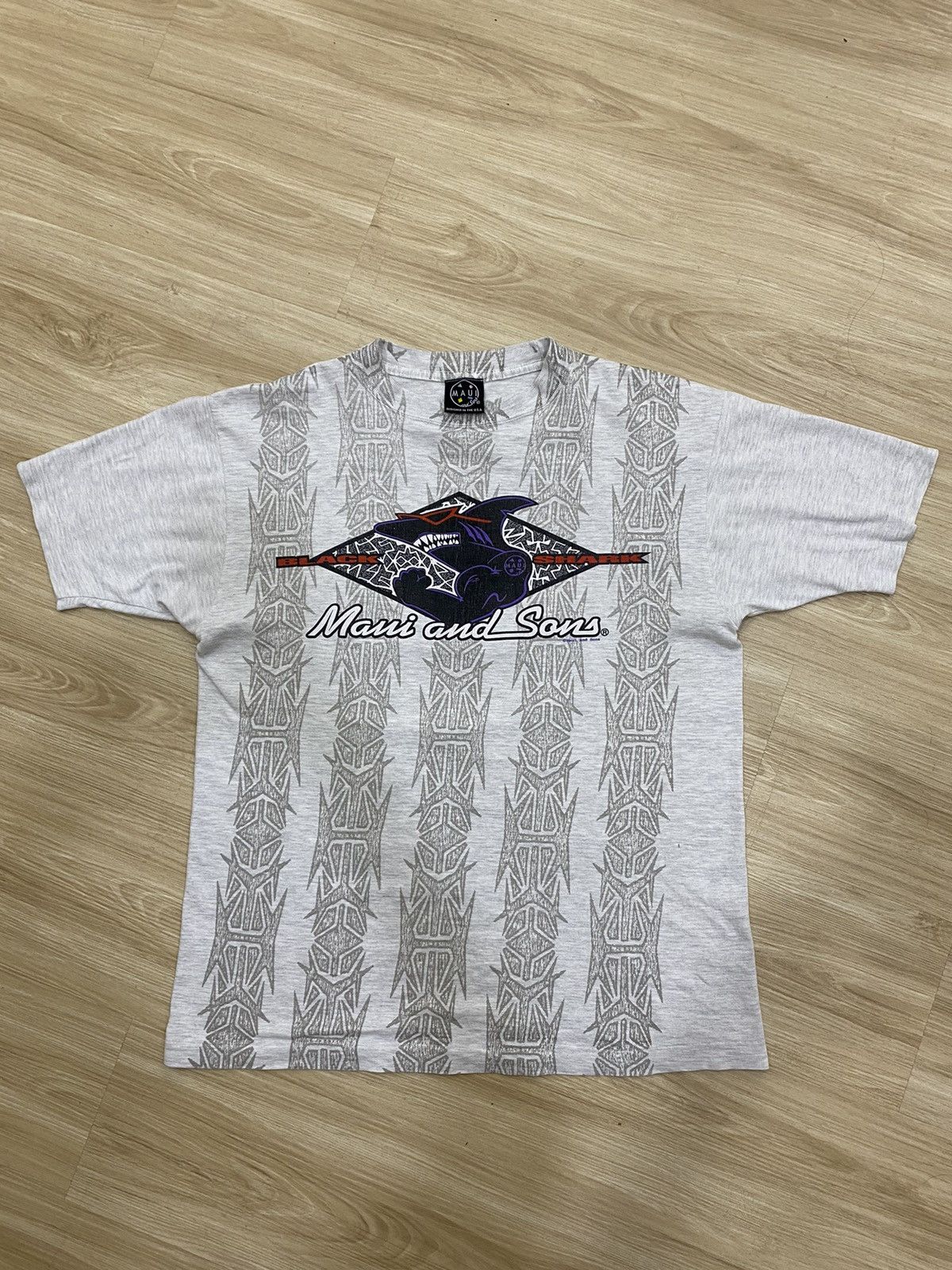 Maui and Sons × Vintage Vintage Maui And Sons Back 2 Back Black Shark Size US L / EU 52-54 / 3 - 1 Thumbnail