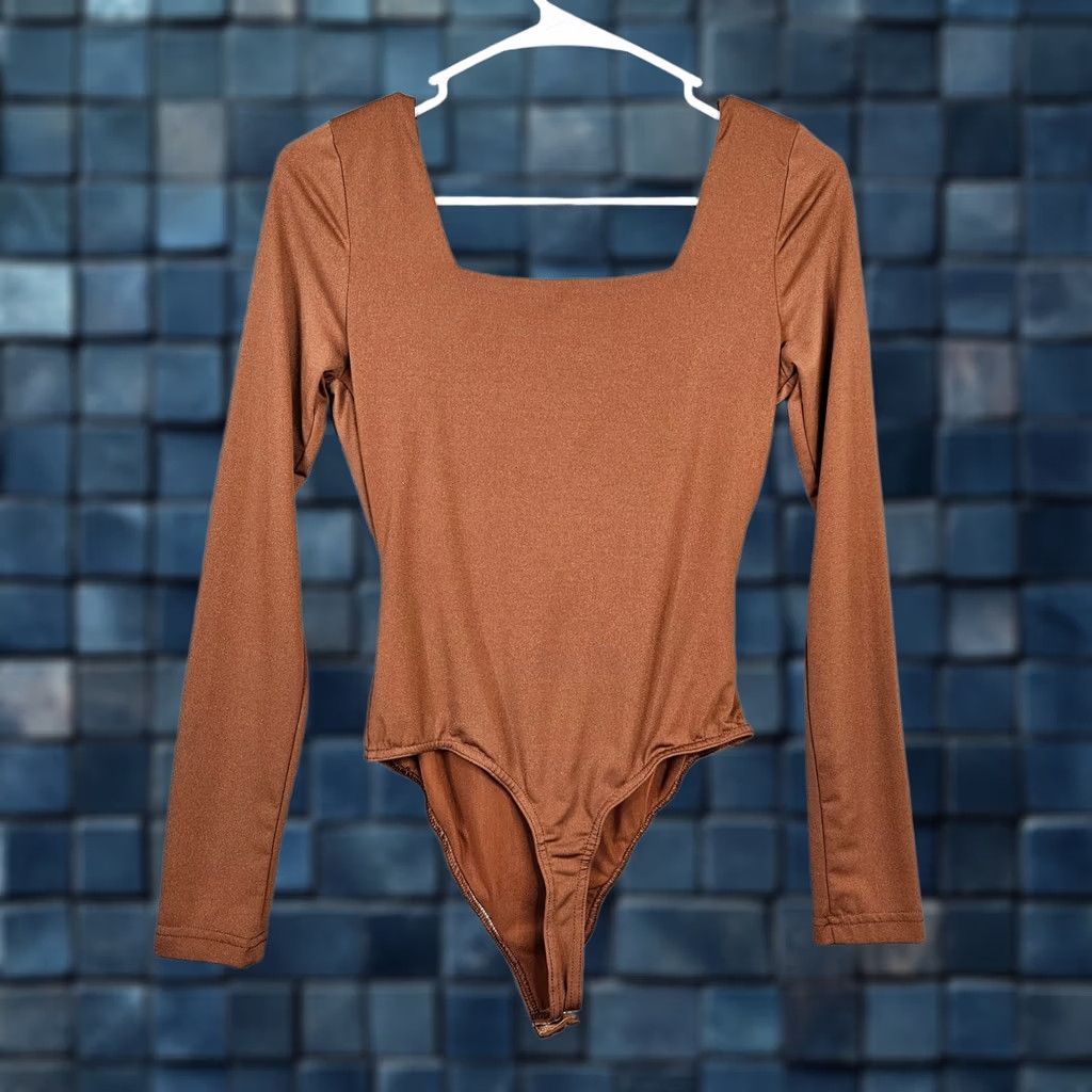 Lulus Lulus Women's Brown Squared Neck Long Sleeve Top S Shirt Top Regular Size S Brown Size S / US 4 / IT 40 - 1 Thumbnail
