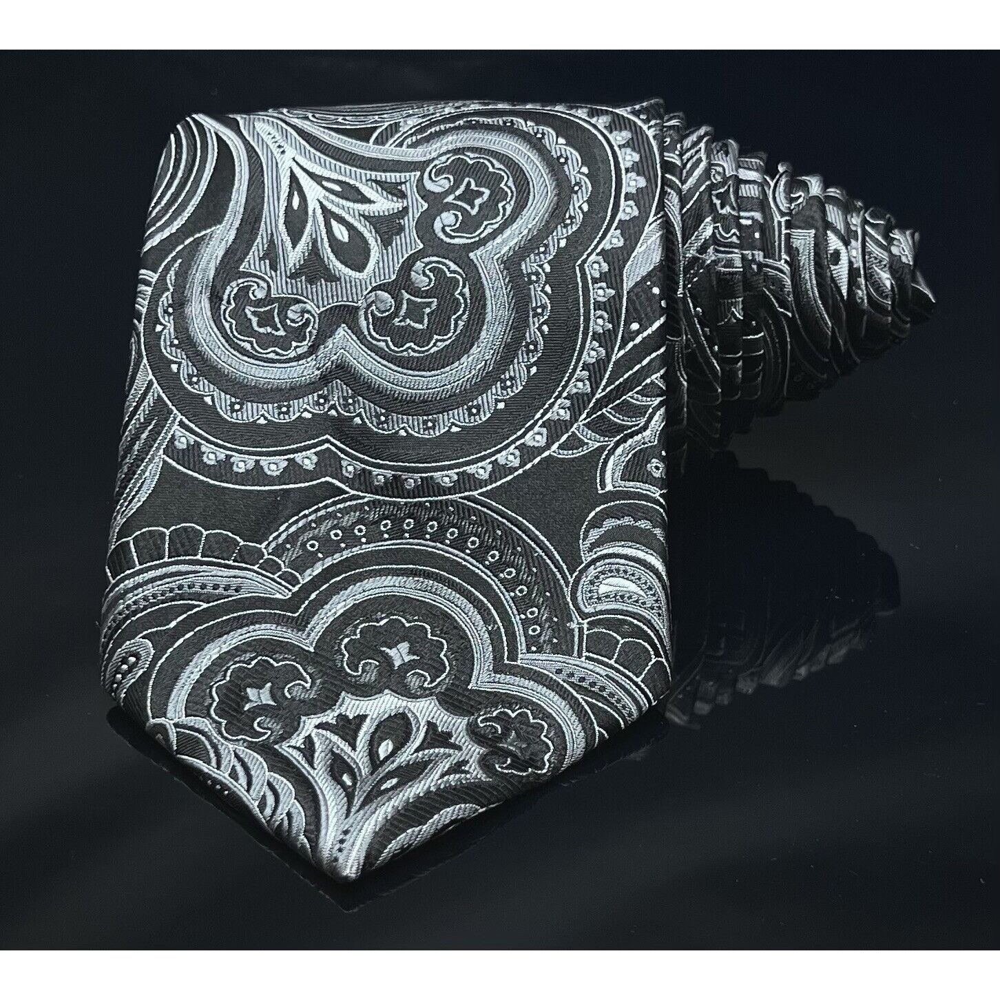 Donald Trump DONALD J. TRUMP MEN'S TIE BLACK/PAISLEY Width 4” Length 60” Size ONE SIZE - 2 Thumbnail