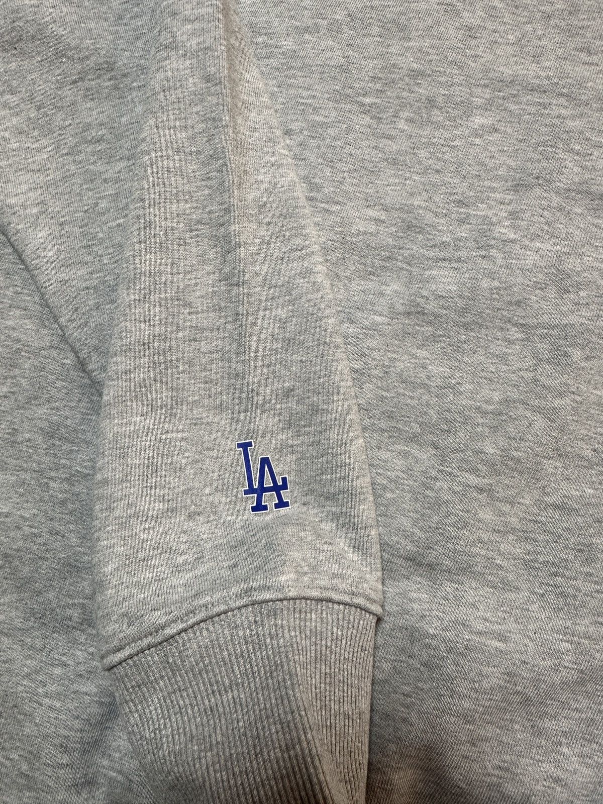 MLB New LA Dodgers graphic Crewneck Sweatshirt Size LARGE Size US L / EU 52-54 / 3 - 7 Thumbnail