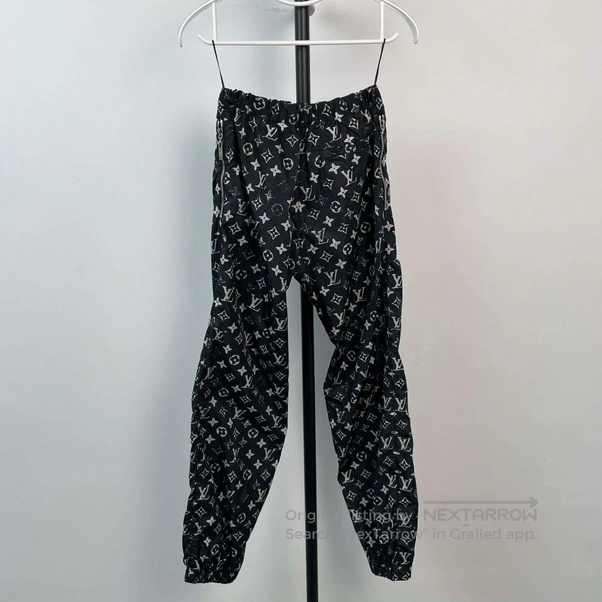 Louis Vuitton Louis Vuitton Monogram Print Joggers. Size 33" - 2 Thumbnail