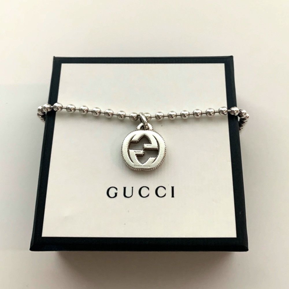 Gucci AUTHENTIC WOMANS GUCCI SILVER INTERLOCKING GG CHARM BRACELET Size ONE SIZE - 2 Thumbnail