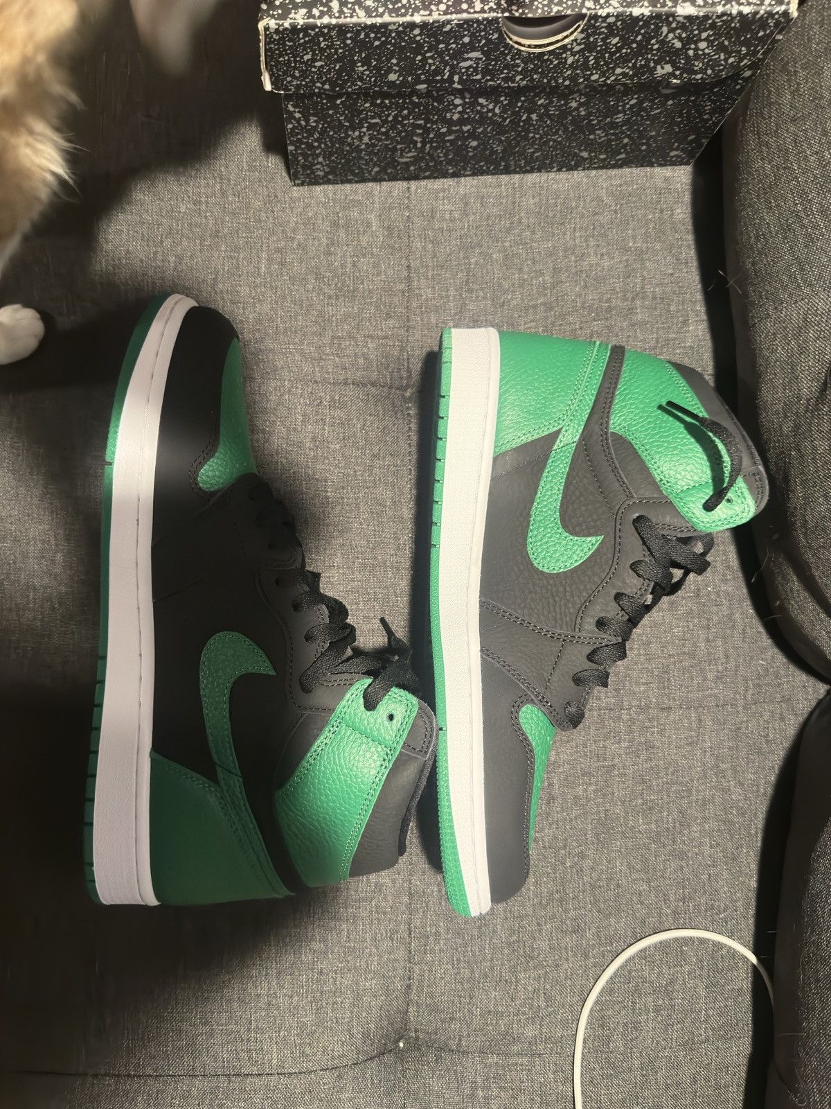 Jordan Brand Air Jordan 1 Pine Green Size US 11 / EU 44 - 2 Thumbnail