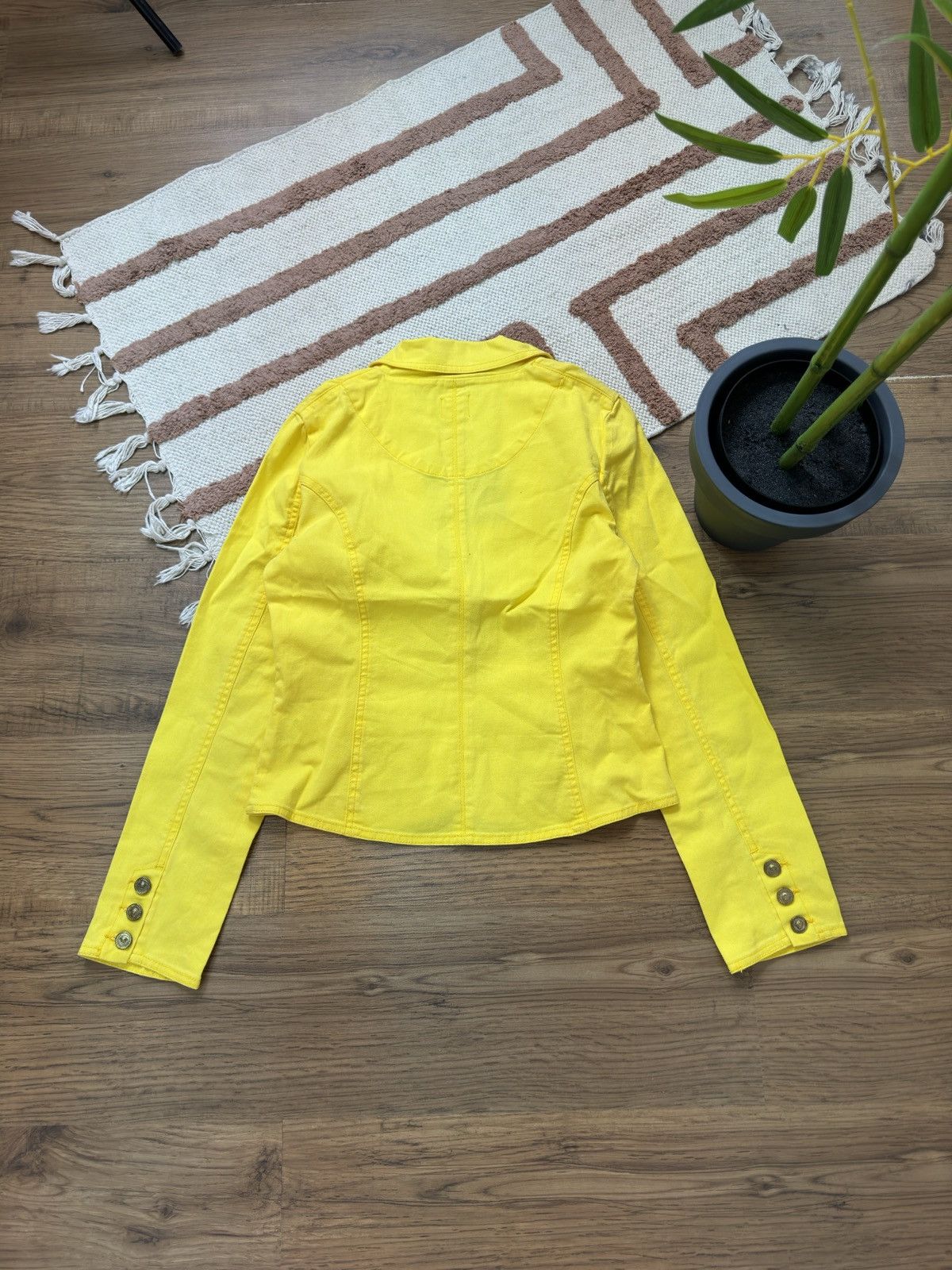 Versace VINTAGE VERSACE YELLOW JACKET Size L / US 10 / IT 46 - 5 Thumbnail
