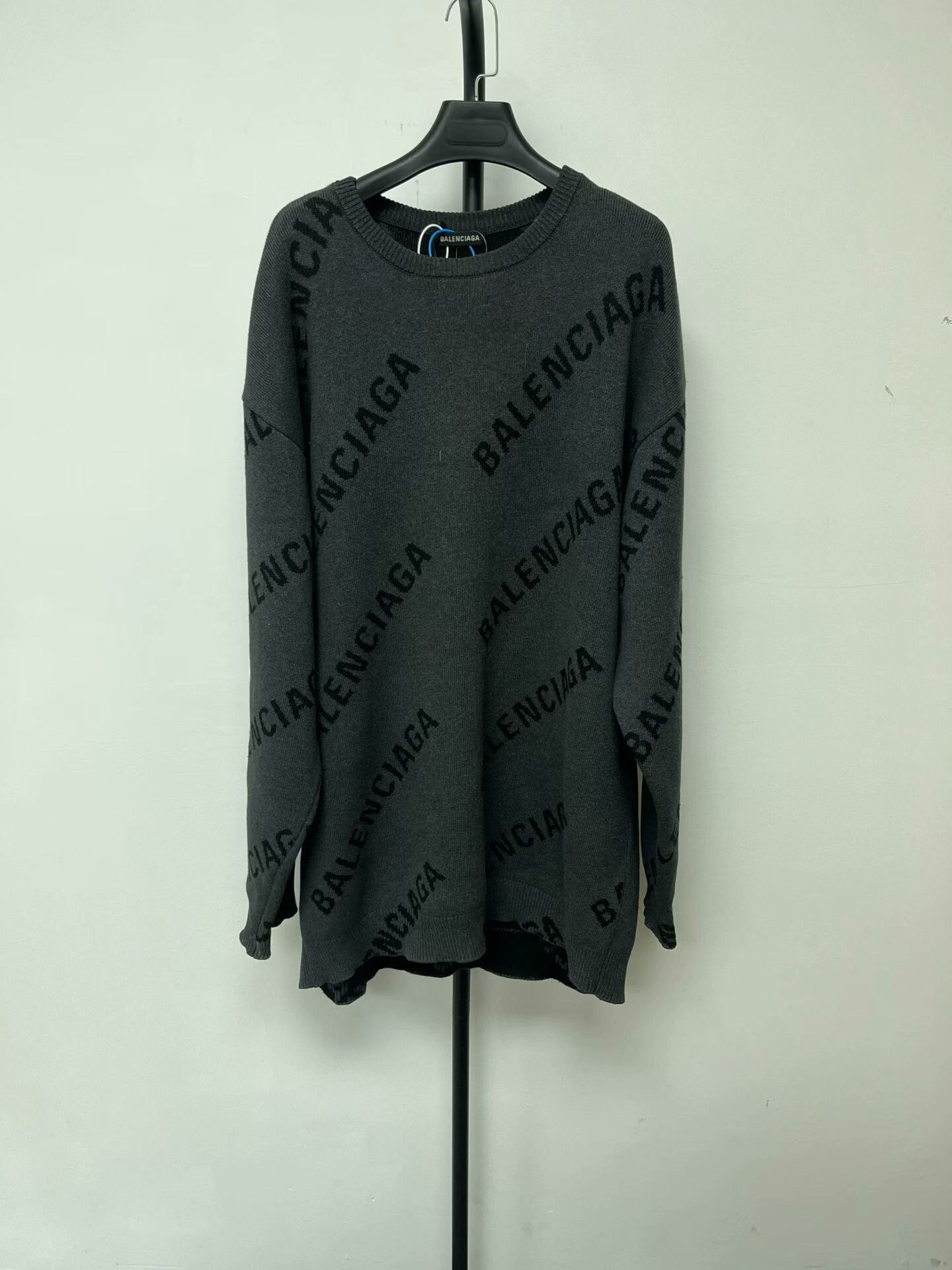 Balenciaga balenciaga logo print long sleeve sweater Size US M / EU 48-50 / 2 - 1 Thumbnail
