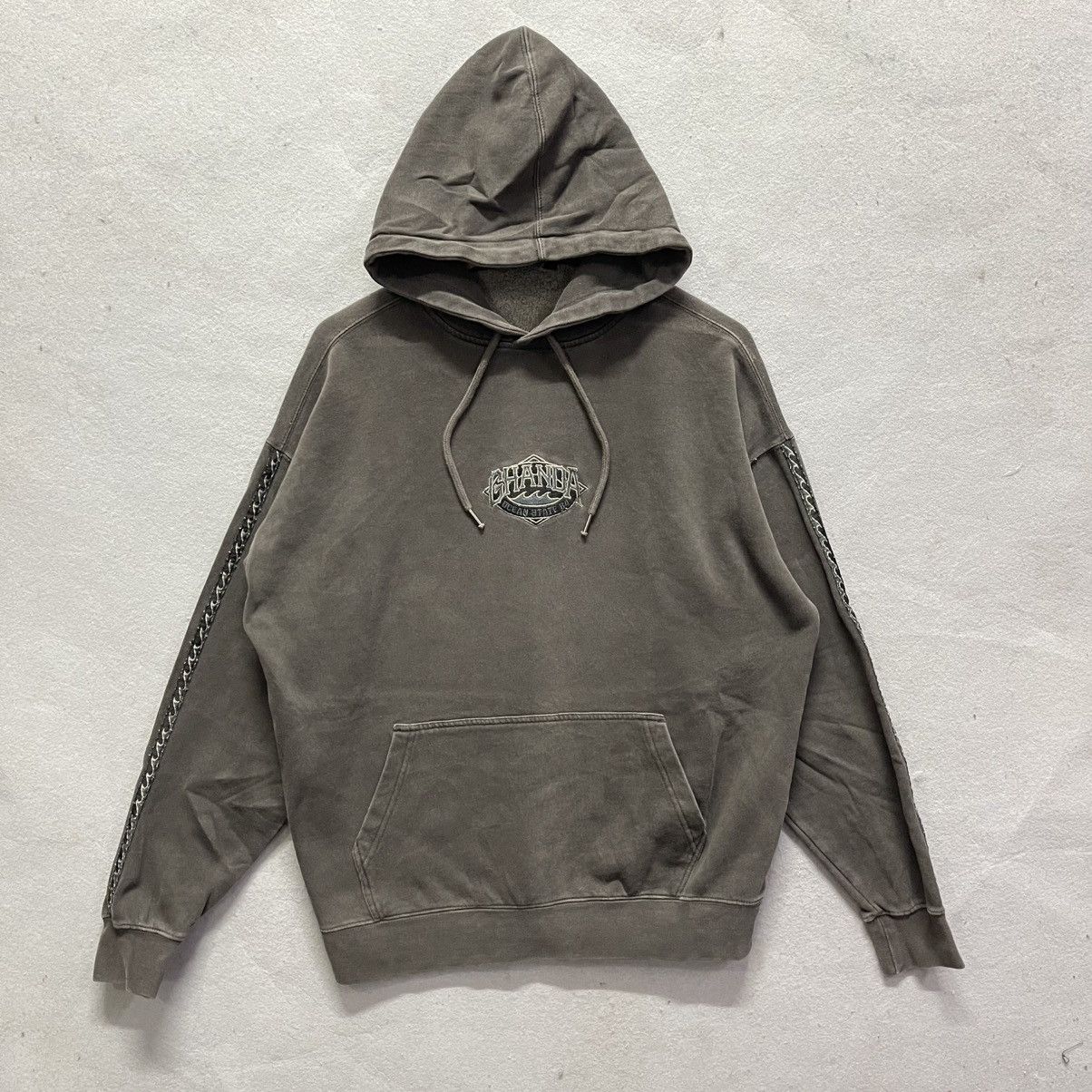 Ghanda 1984 Logo Embroidered Pullover Hoodie