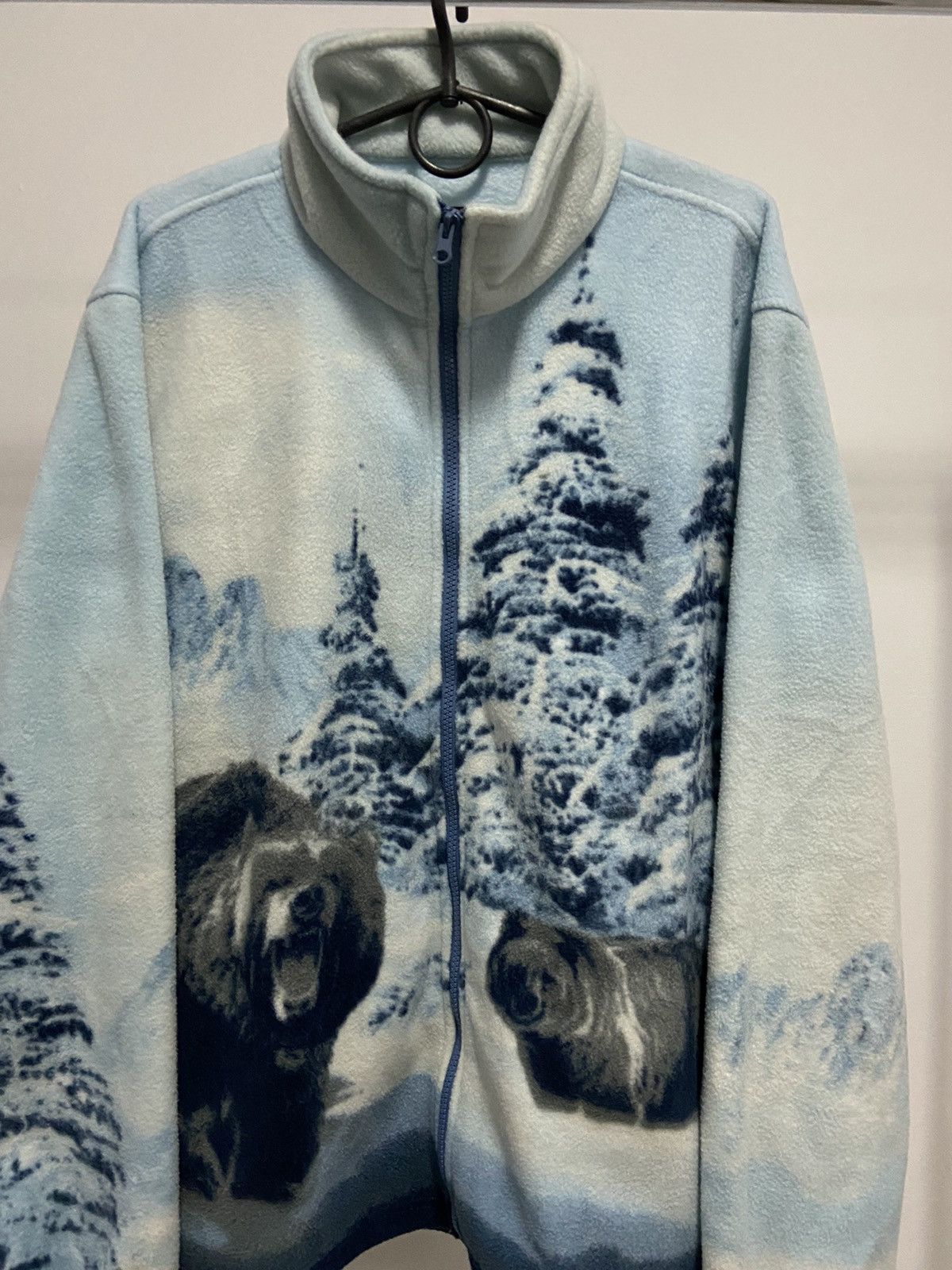 Japanese Brand × Vintage Bear White 🐻 Fleece Jacket Warm Vintage Zip Overprint Size US L / EU 52-54 / 3 - 3 Thumbnail