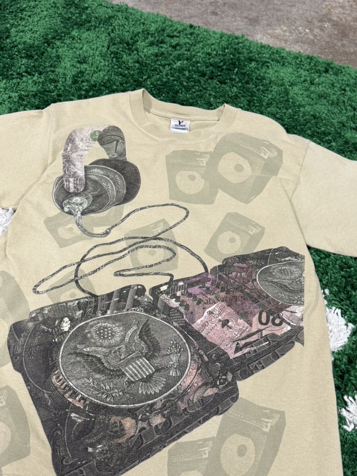Vintage Vintage Y2K 00s Money Cash DJ Party Weed All Over Print Tee Size US M / EU 48-50 / 2 - 2 Thumbnail