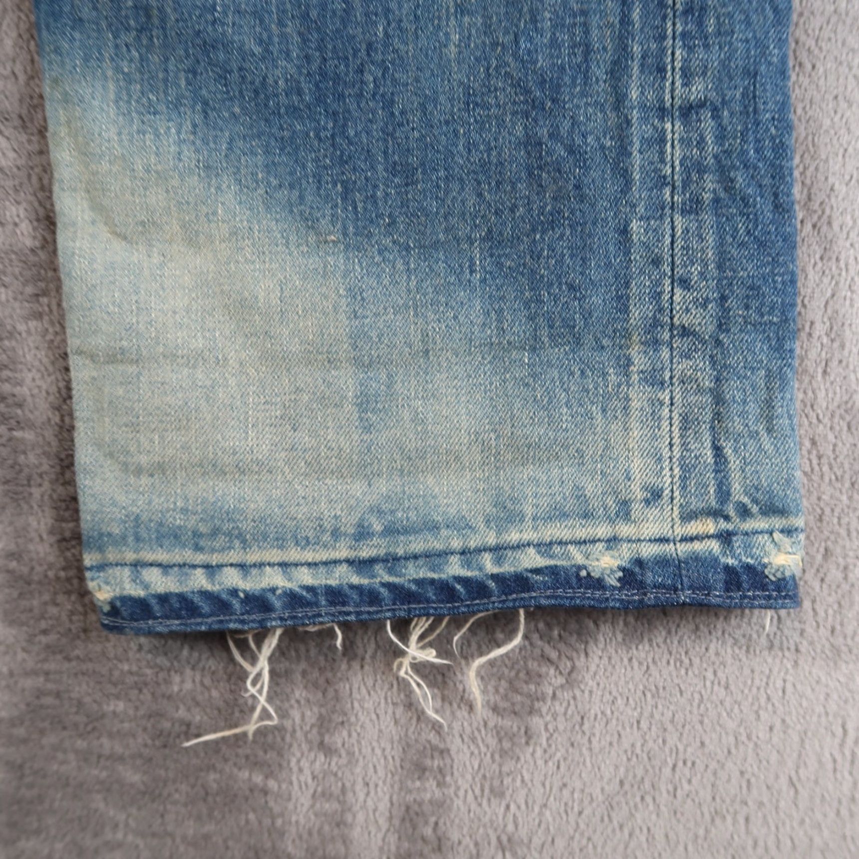 Chimala Chimala Men's Straight Jeans 31x26.25 Medium Wash Blue Distressed Denim Japan Size US 31 - 3 Thumbnail