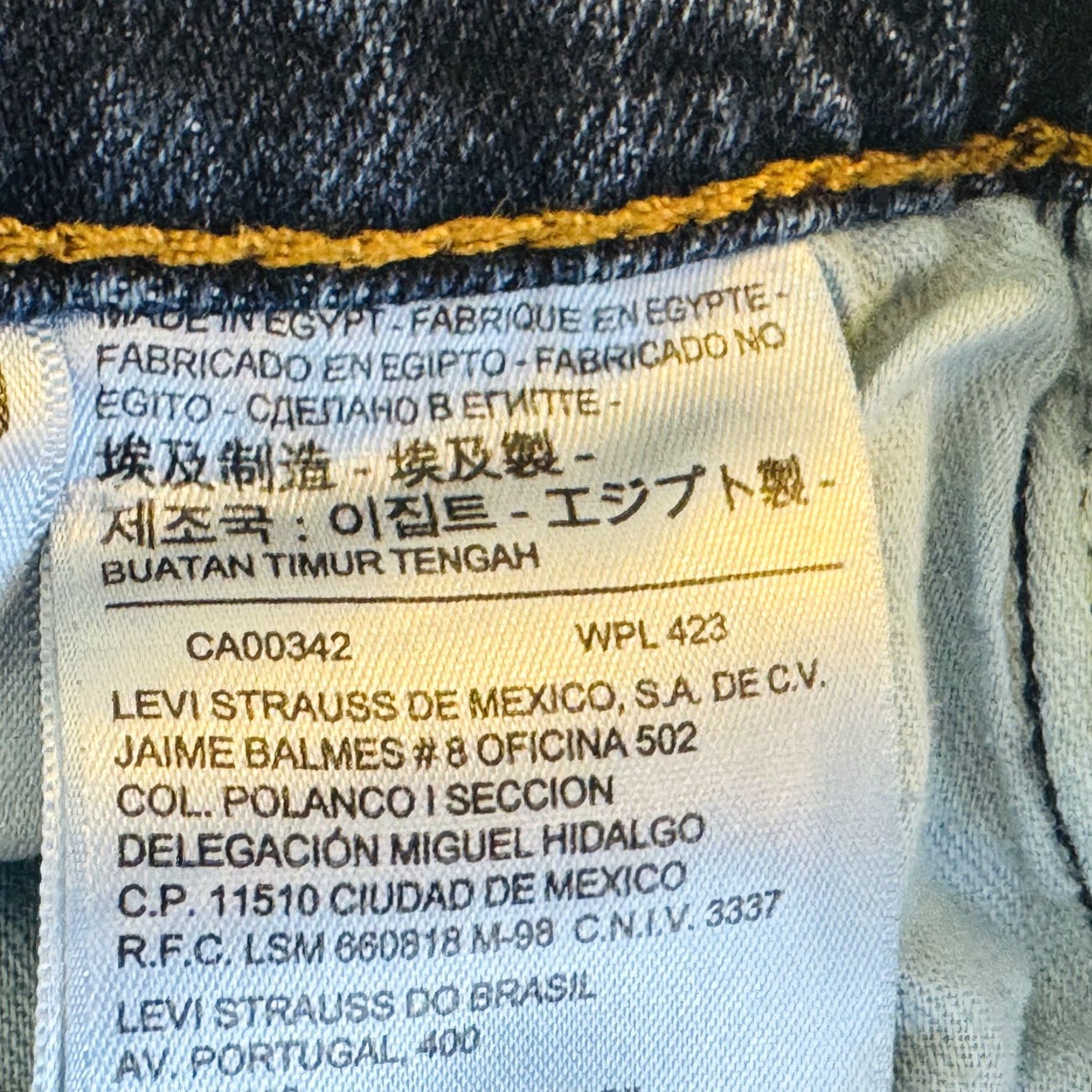 Levi's VINTAGE Levi's 511 Jeans Mens 29x30 Slim Taper Blue Medium Wash Denim 5-Pocket Logic Logo Zipper Closure Mens 90s Theme Size US 29 - 5 Thumbnail
