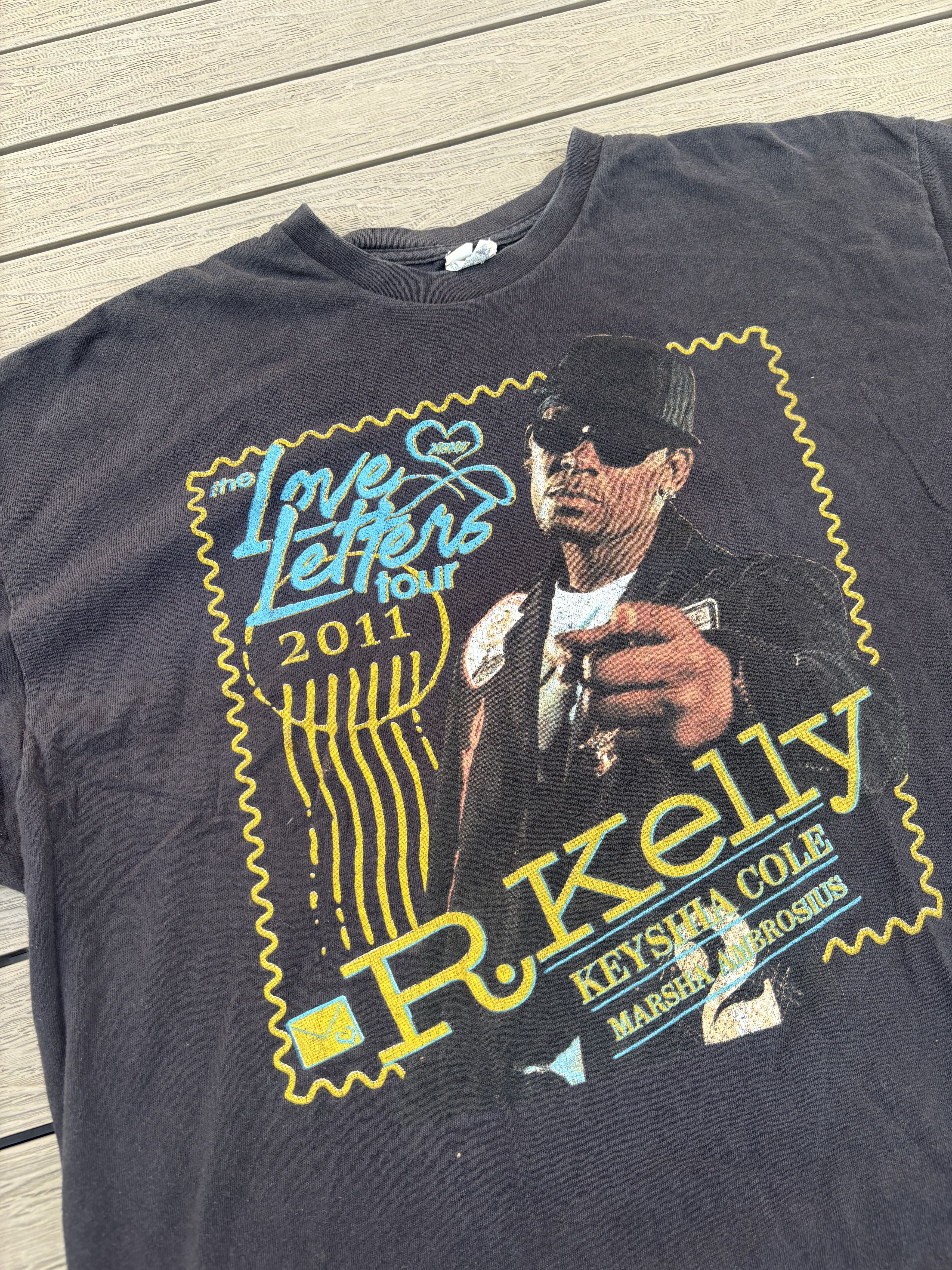Band Tees R. Kelly Vintage 2011 'Love Letters' Tour Tee XXL Size US XXL / EU 58 / 5 - 5 Thumbnail