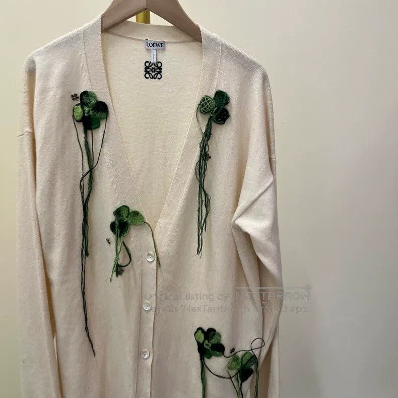 Loewe Loewe 3D Embroidered Four-Leaf Clover Fringe Wool Long Car Size L / US 10 / IT 46 - 2 Thumbnail