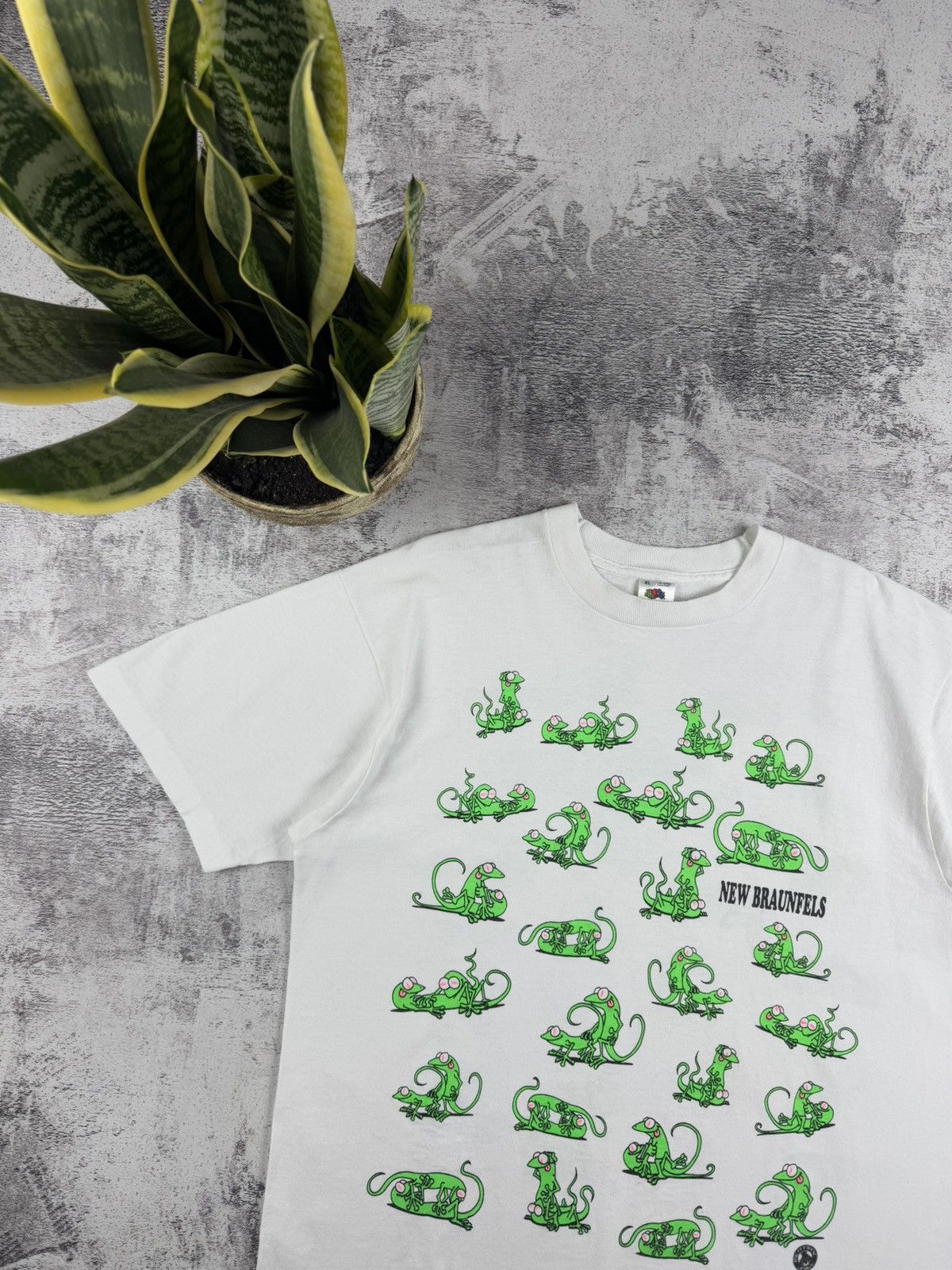 Vintage Kama Sutra Lizard Sex Positions New Braunfels T Shirt Tee Size US XL / EU 56 / 4 - 13 Thumbnail