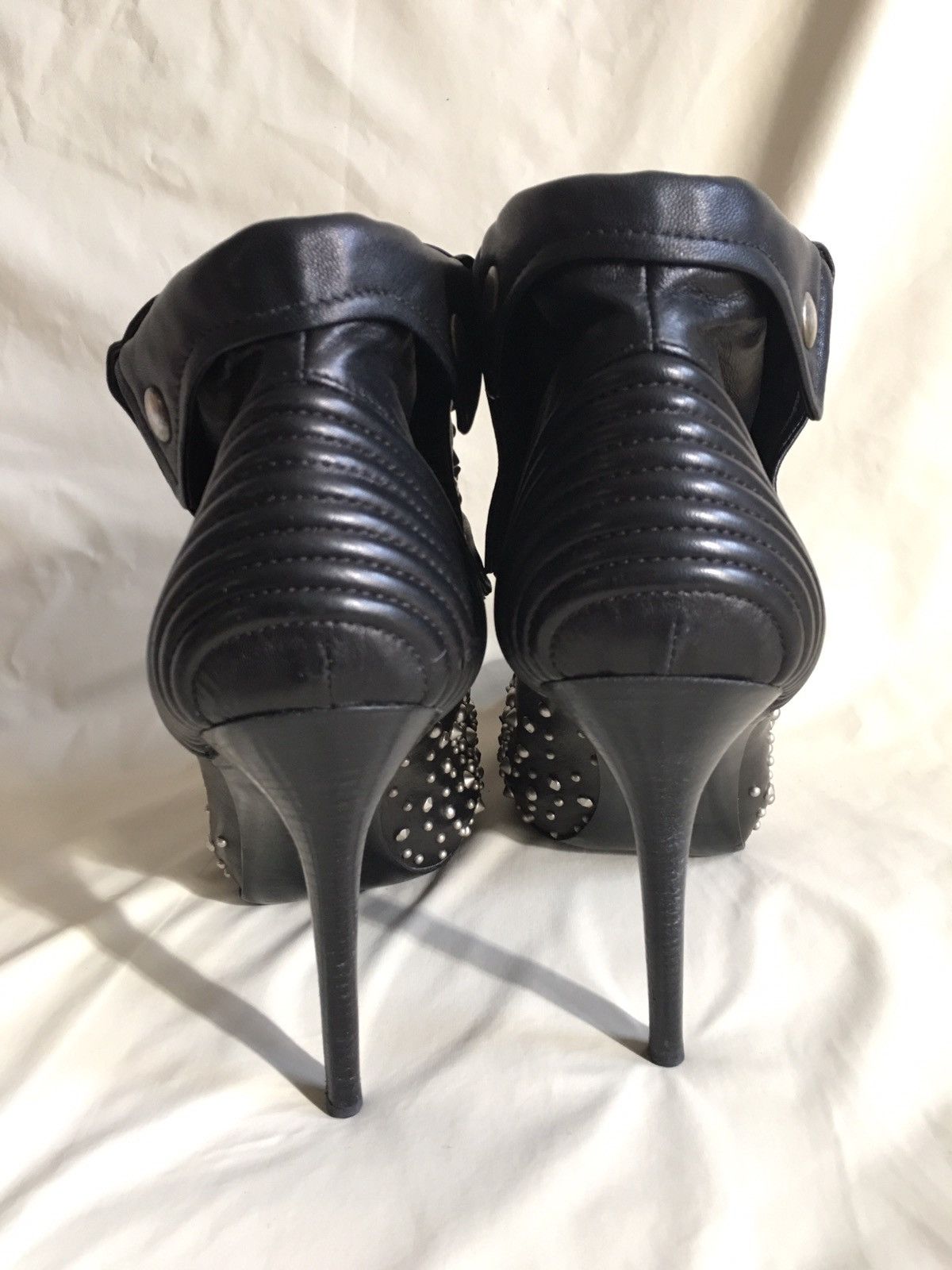 Alexander McQueen Alexander McQueen Leather Studded Faithful Skull Ankle Boots Size US 11 / IT 41 - 12 Thumbnail