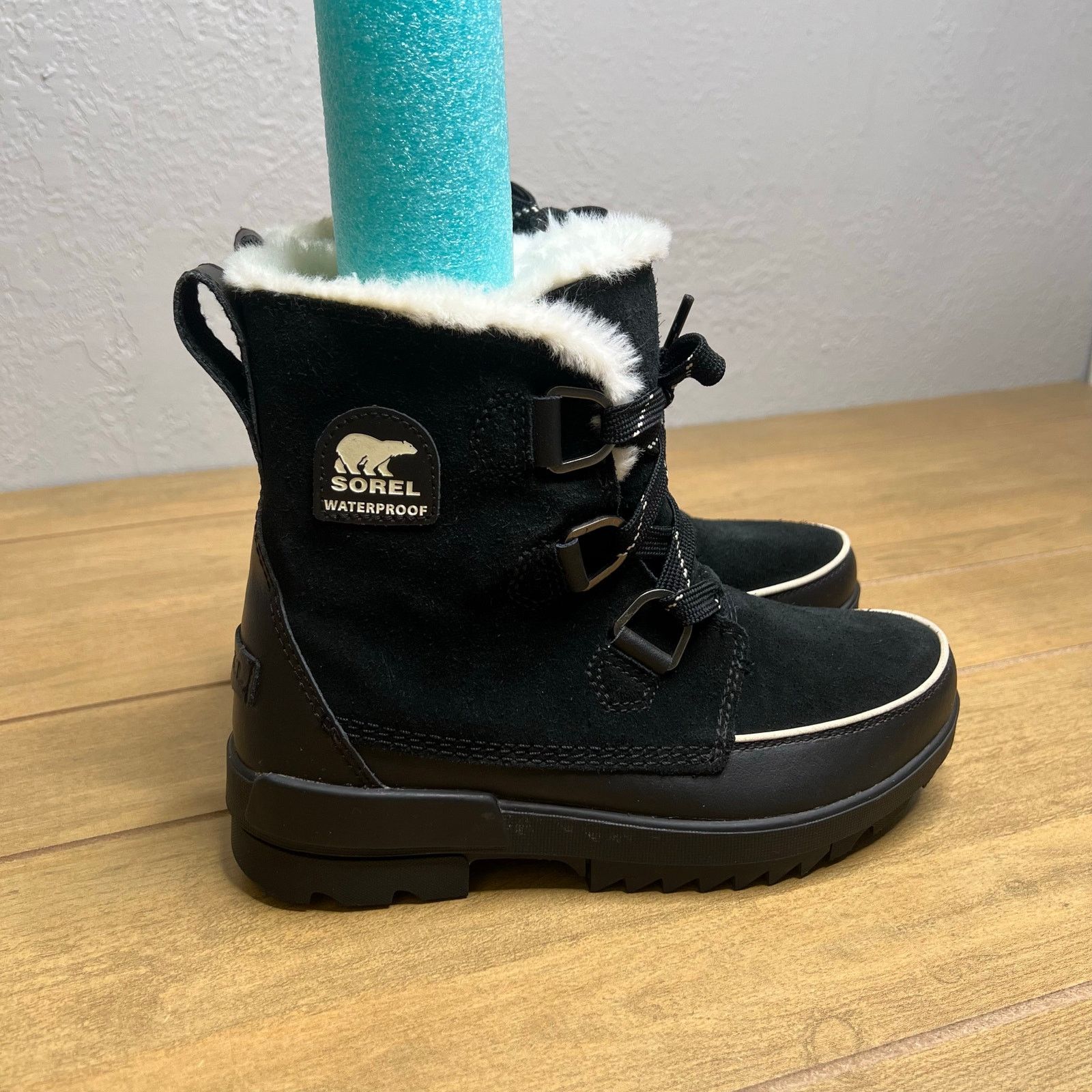 SOREL Sorel Tivoli IV Waterproof Women's Winter Leather Boots 8.5 Size US 8.5 / IT 38.5 - 2 Thumbnail