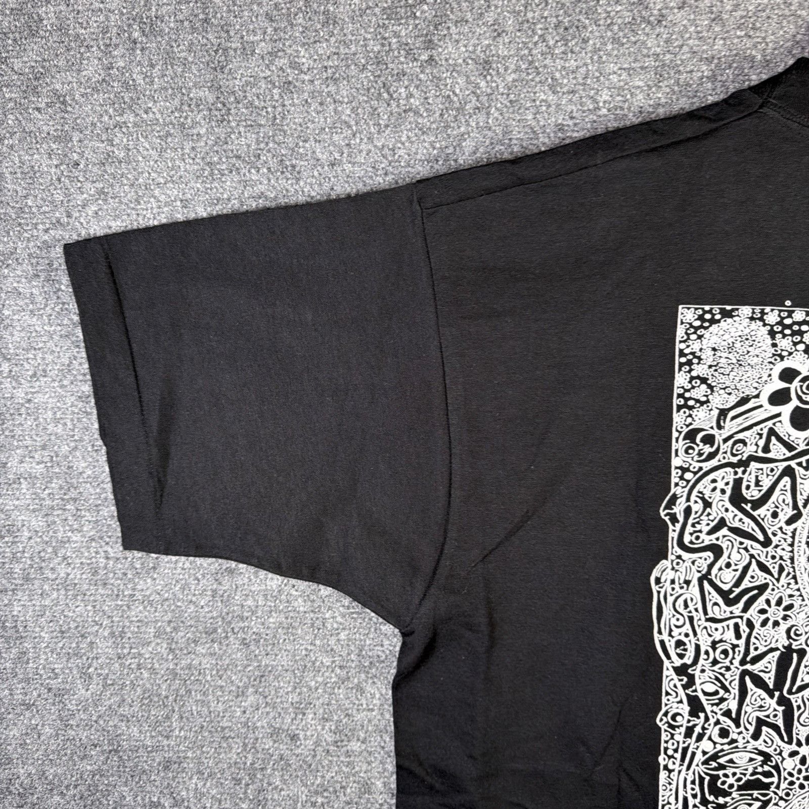 Fruit Of The Loom Vintage Earth Shirt XL Black 90s Planet Love Art Abstract Size US XL / EU 56 / 4 - 9 Thumbnail