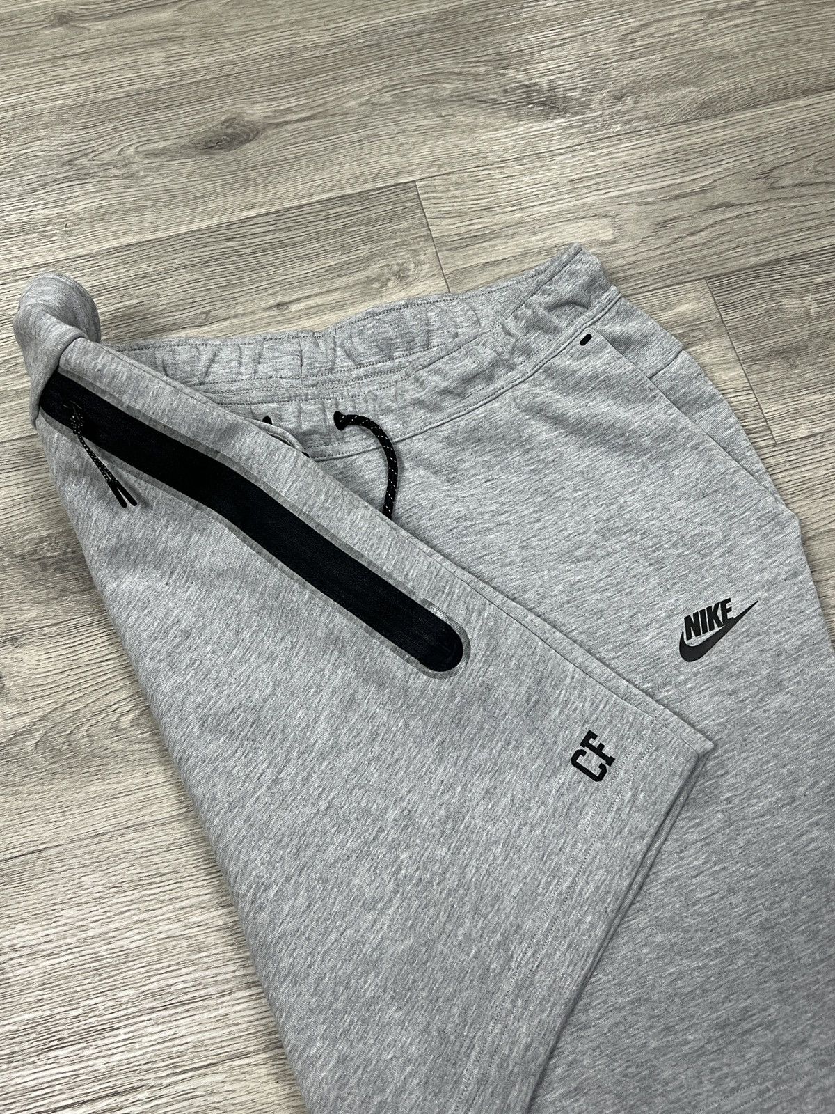 Nike Nike Red Bull Salzburg Tech Fleece Shorts Grey Mens Sz L Size US 34 / EU 50 - 3 Thumbnail