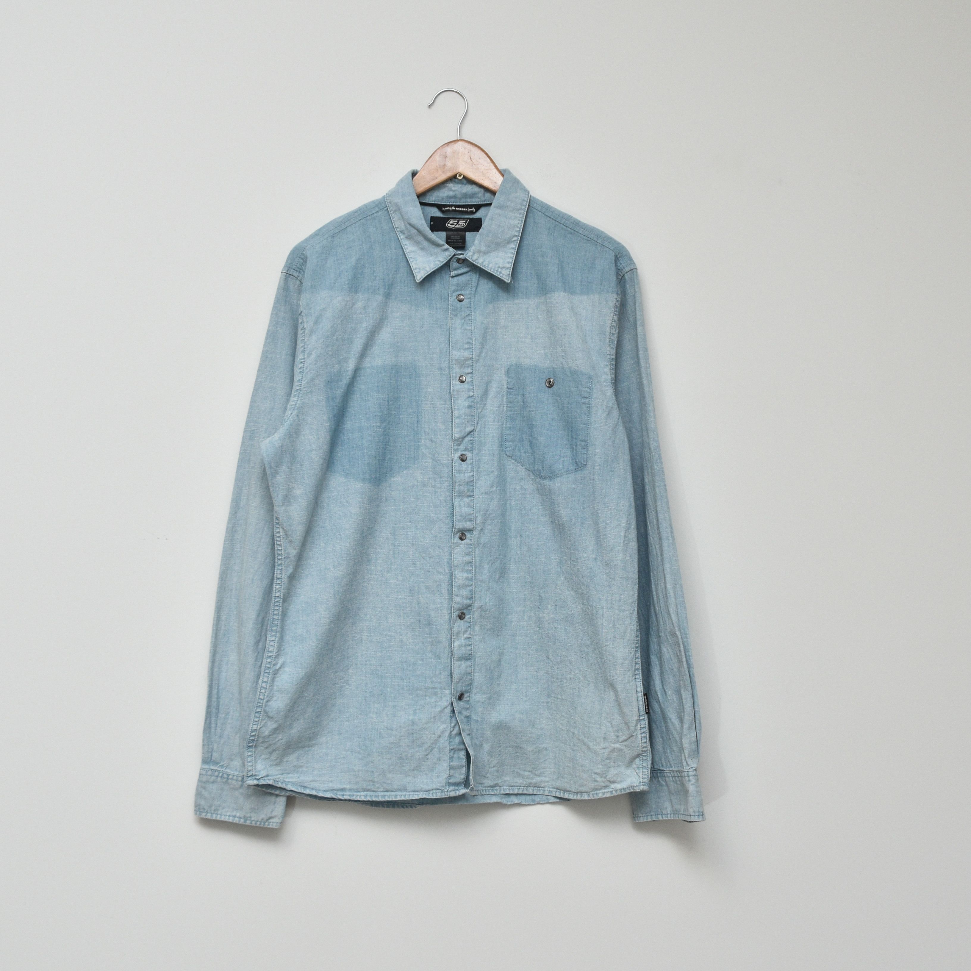 55DSL 90s 55 DSL distressed Diesel Very Rare Faded Denim Shirt Size US L / EU 52-54 / 3 - 1 Thumbnail