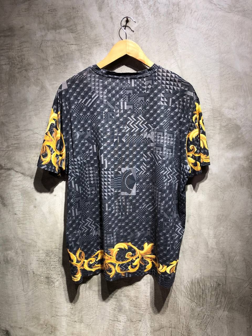 Versace Versace Medusa head tee Size US L / EU 52-54 / 3 - 3 Thumbnail