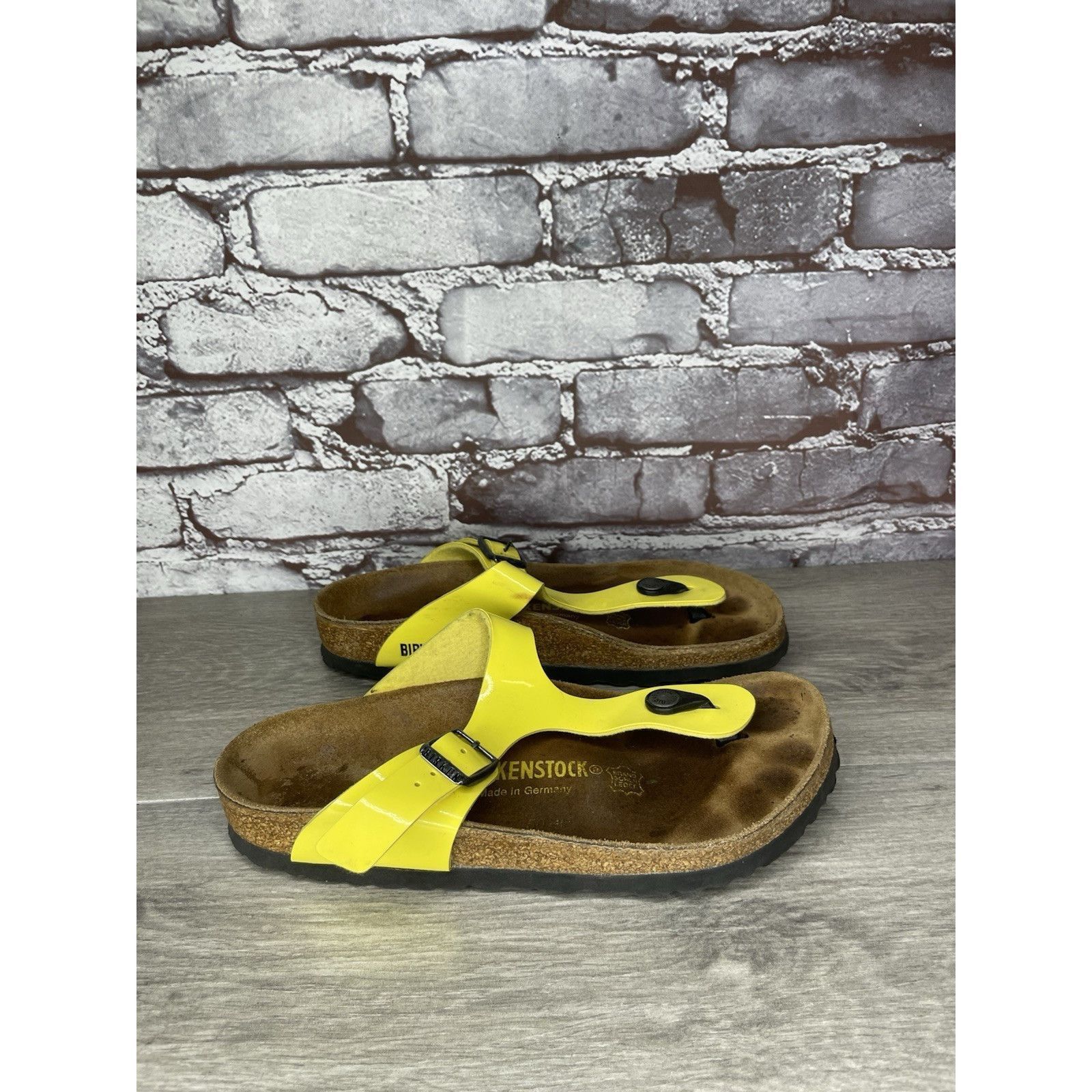 Birkenstock Birkenstock Gizeh Yellow Patent Leather Cork Slide Sandals W Size US 6.5 / IT 36.5 - 16 Thumbnail