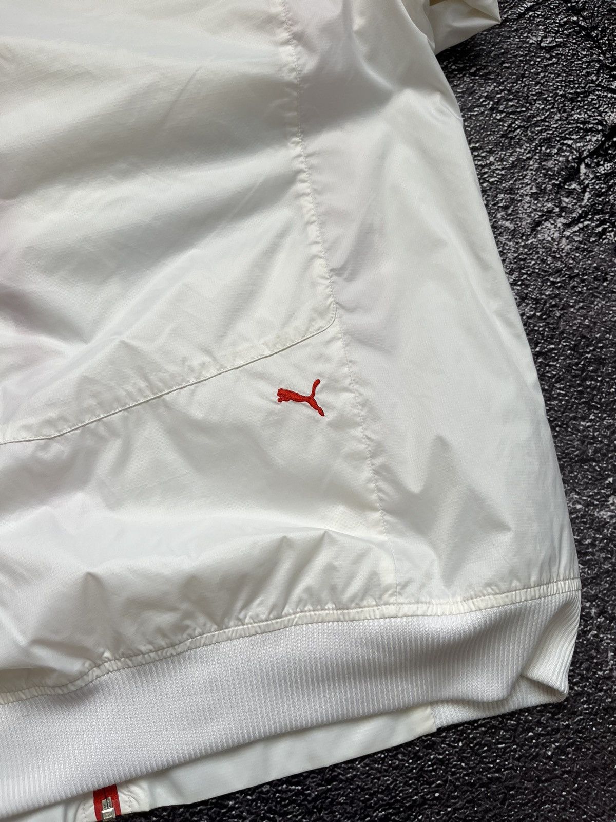 Puma Rare Puma Ferrari Racing Hooded Light Jacket White Size XL Size US XL / EU 56 / 4 - 13 Thumbnail