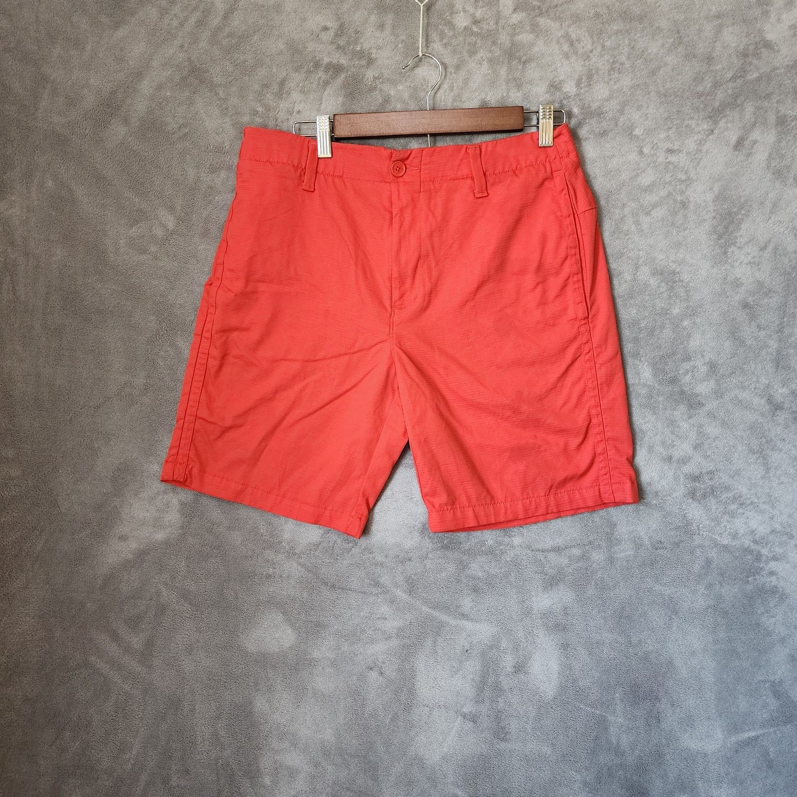 Under Armour Under Armour Men's Medium Red Board Shorts Size US 32 / EU 48 - 1 Thumbnail
