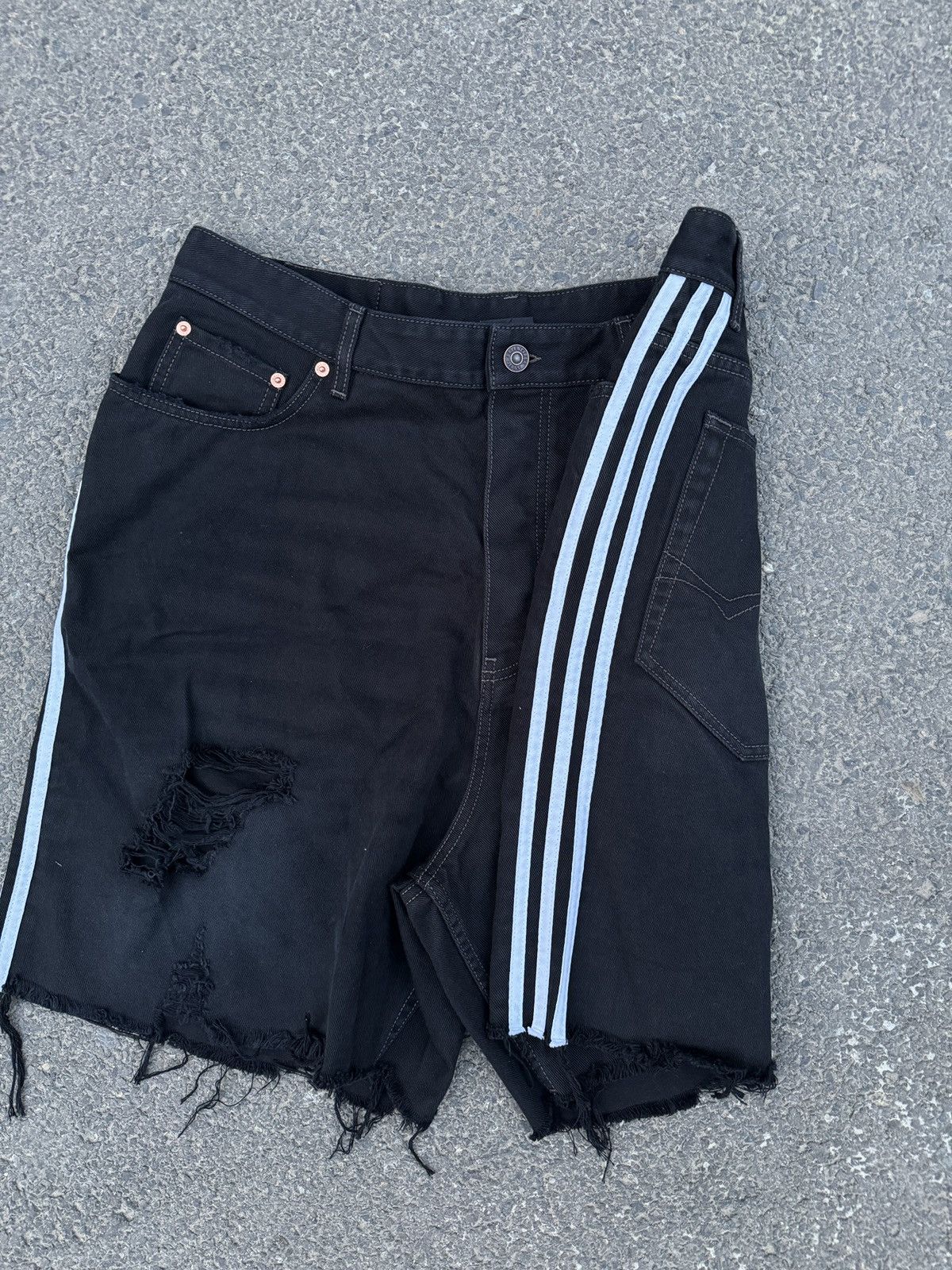 Balenciaga Balenciaga Adidas Destroyed Denim Shorts Sz. L Size US 34 / EU 50 - 7 Thumbnail