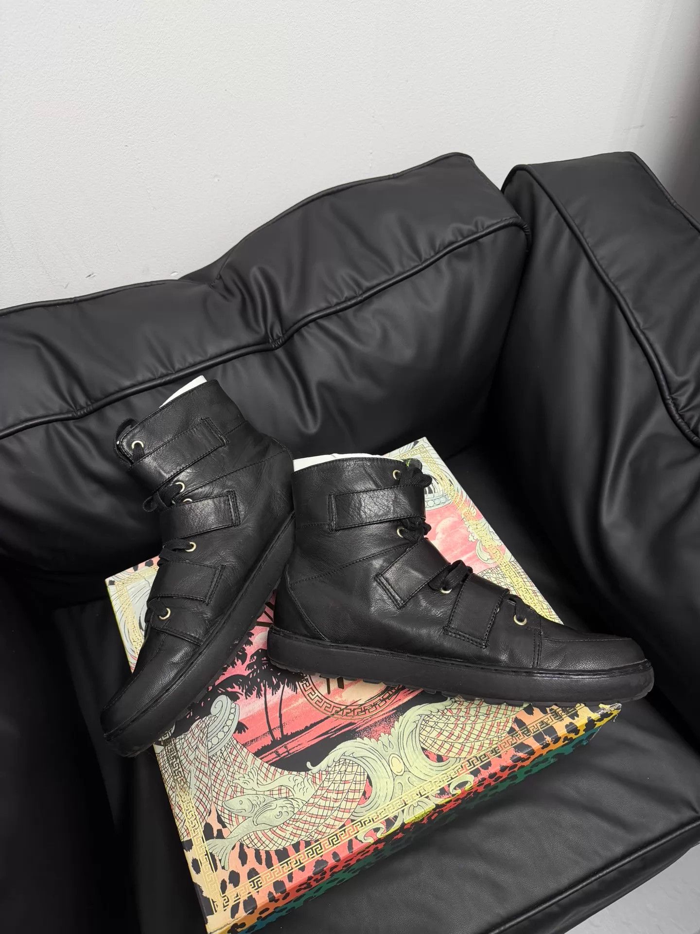 Versace Versace x H&M 11FW LaceUp Metal-Buckle Leather Sneaker 43 2w Size US 10 / EU 43 - 6 Thumbnail