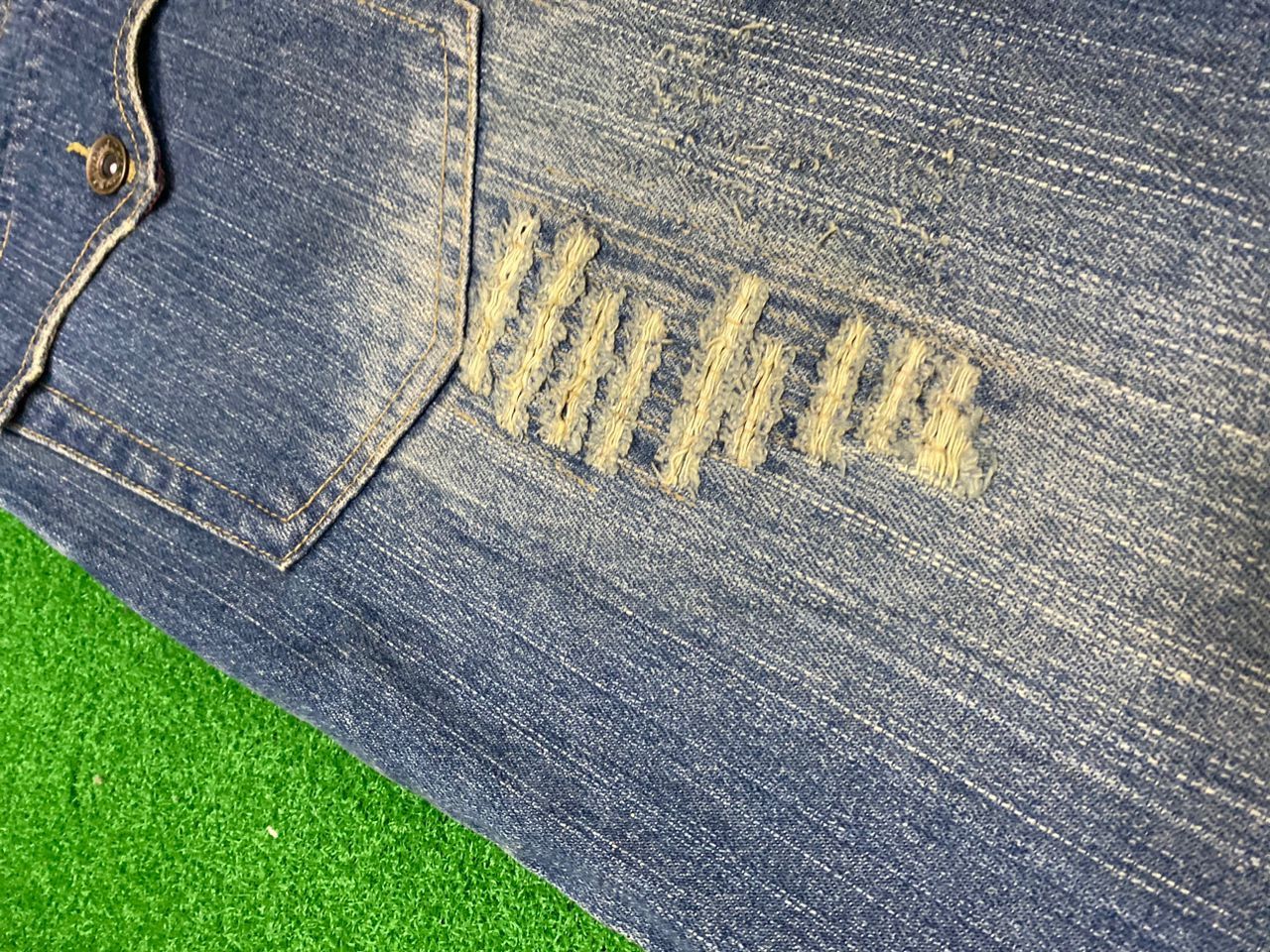 If Six Was Nine WORLD JEANS INTERNATIONAL SUKARJAN FISH KOI DESIGN DENIM Size US 30 / EU 46 - 18 Thumbnail