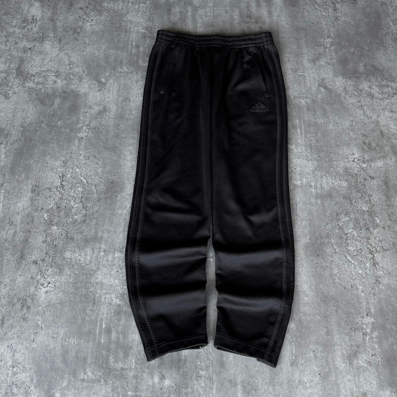 Adidas × Japanese Brand × Vintage Vintage Y2K Adidas Black Breakaway Tech Grunge Sweatpants Size US 31 - 1 Thumbnail