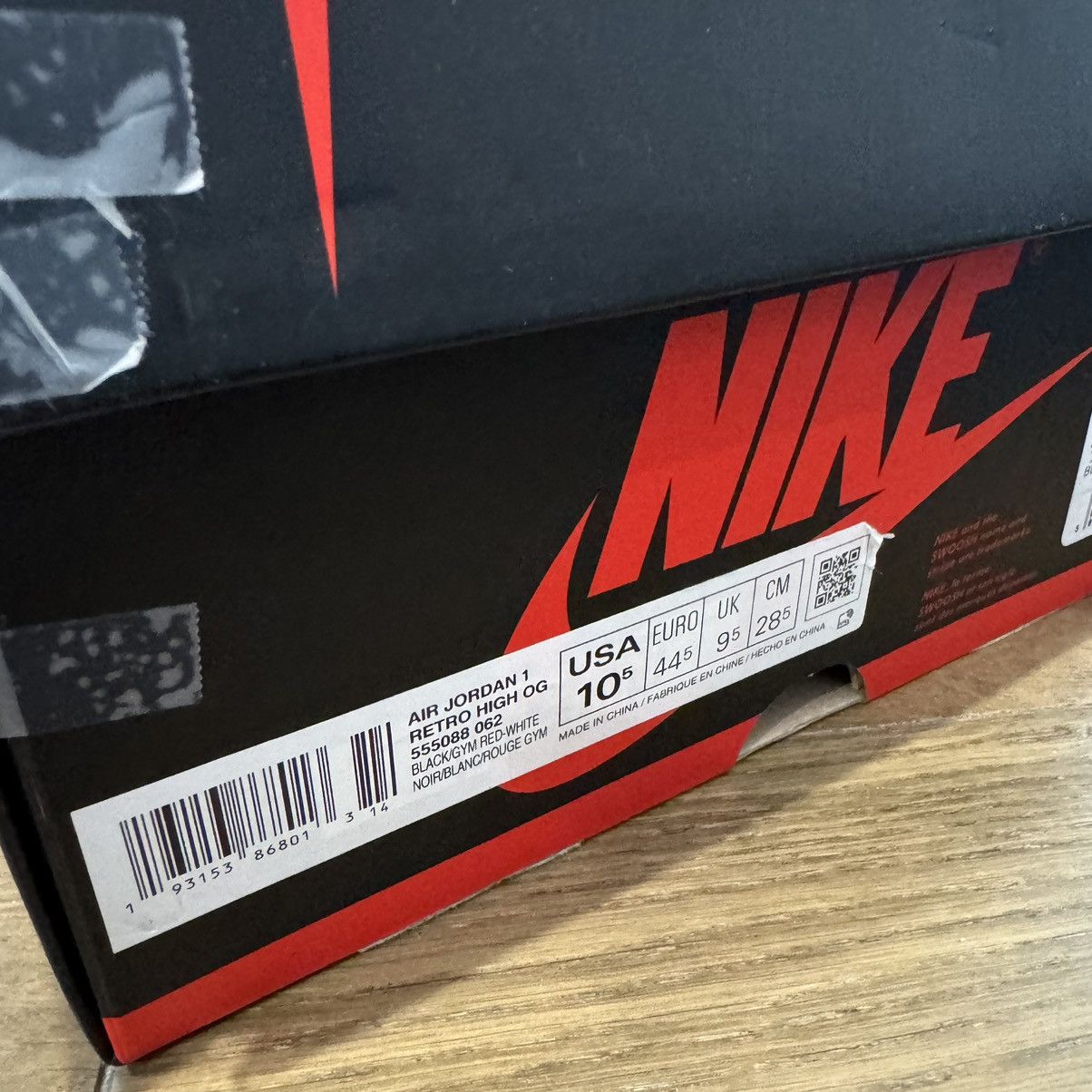 Jordan Brand Jordan 1 High Retro Bloodline Size US 10.5 / EU 43-44 - 3 Thumbnail