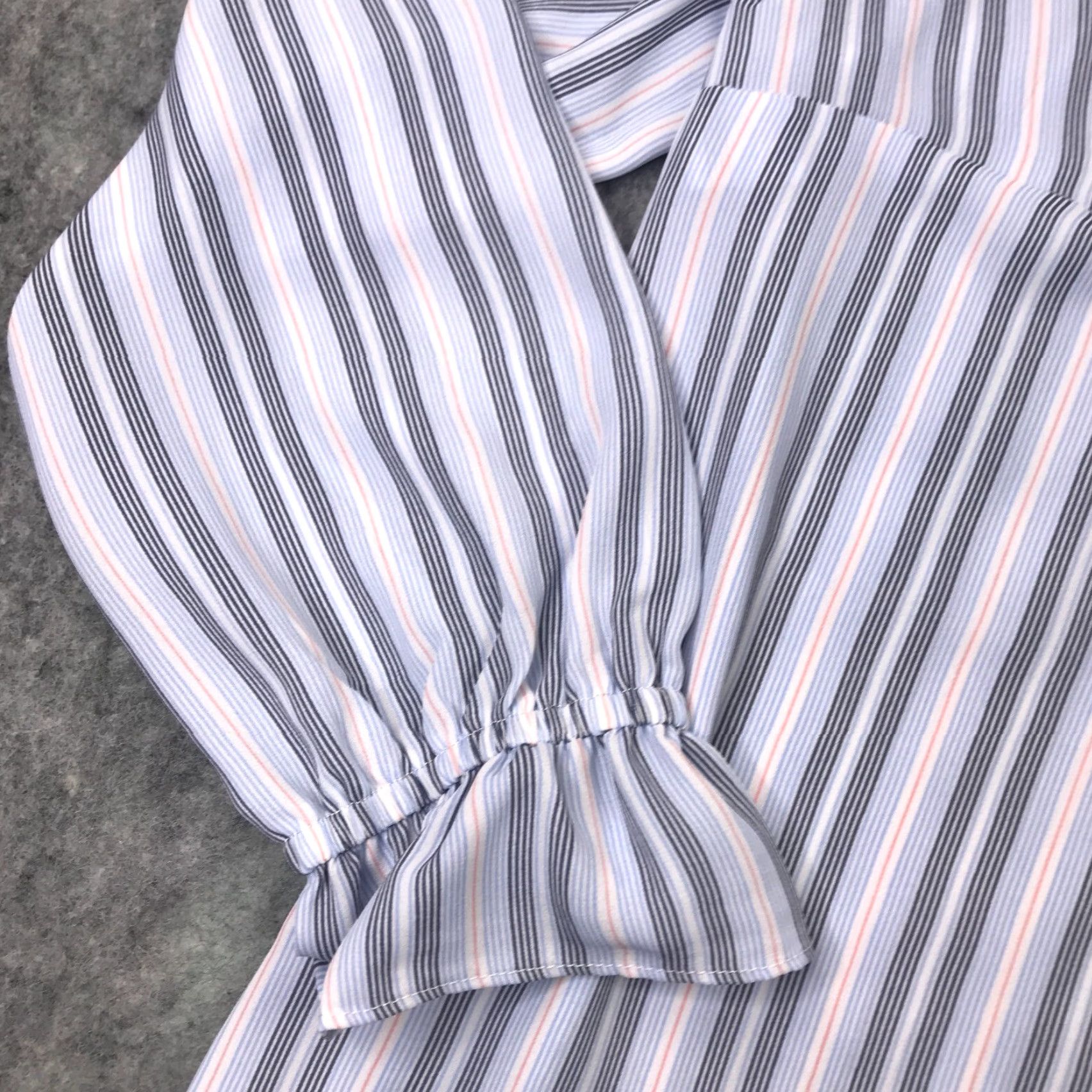 Vintage Tahari Womens Shirt Top Small Blue Striped Linen Button-Down V-Neck Long Sleeve Relaxed Fit Casual Shirt Size S / US 4 / IT 40 - 7 Thumbnail