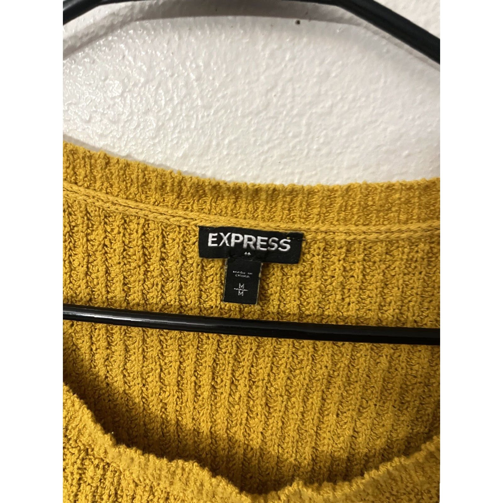 Express Express Womens Medium Yellow Round Neck Solid 3/4 Sleeve Sweater Top Solid Size M / US 6-8 / IT 42-44 - 2 Thumbnail