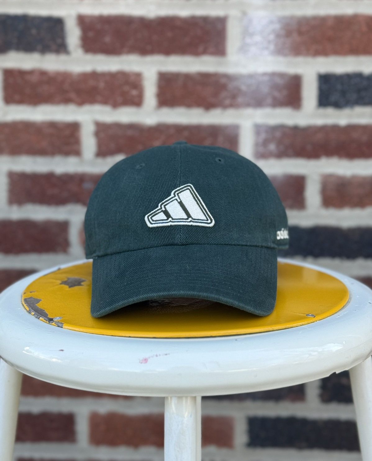 Adidas Vintage 00’s Adidas Classic Cap Size ONE SIZE - 1 Thumbnail
