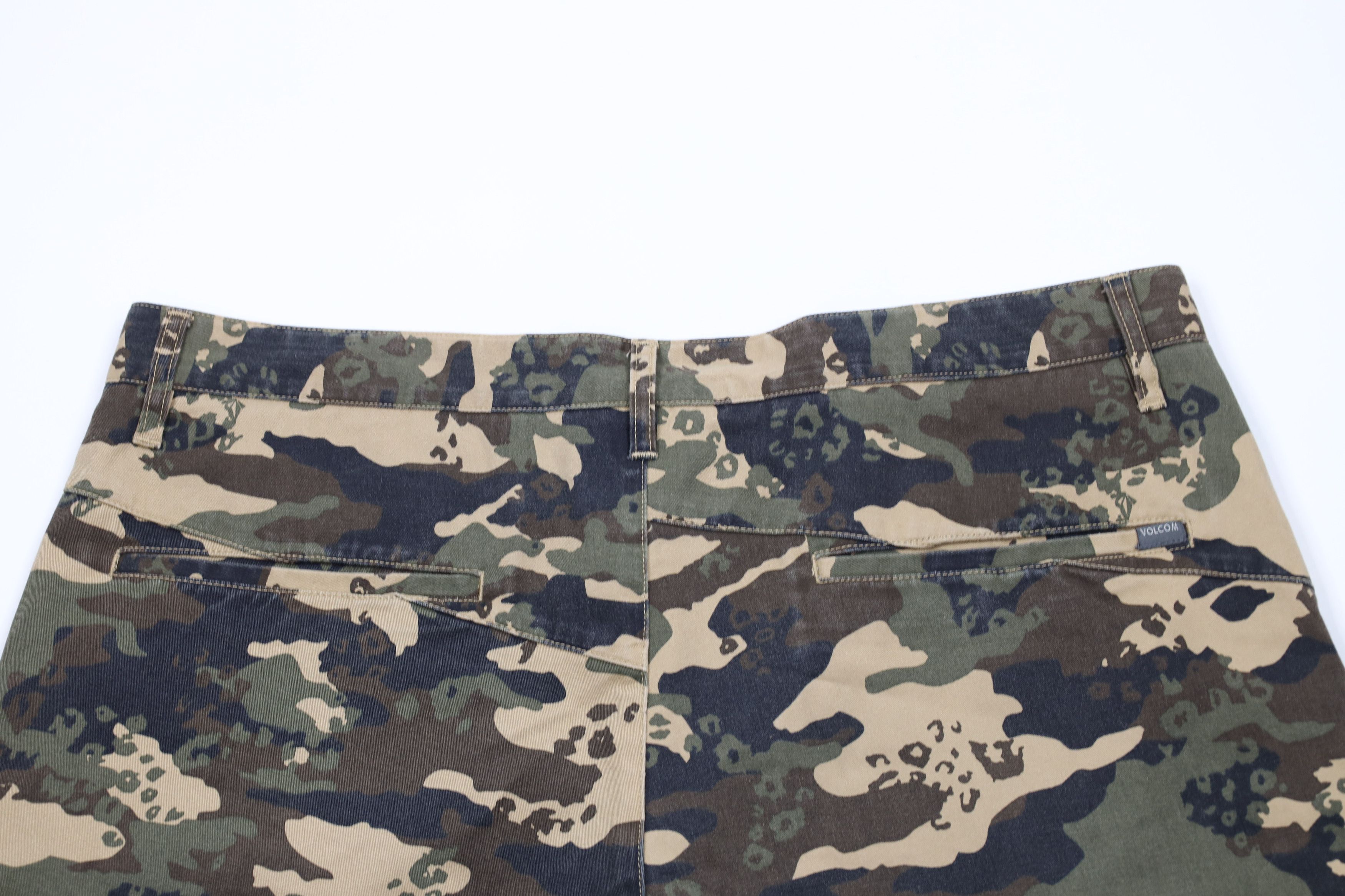 Vintage × Volcom Vintage Volcom Camouflage Skateboarding Chino Shorts Cotton Size US 38 / EU 54 - 10 Thumbnail