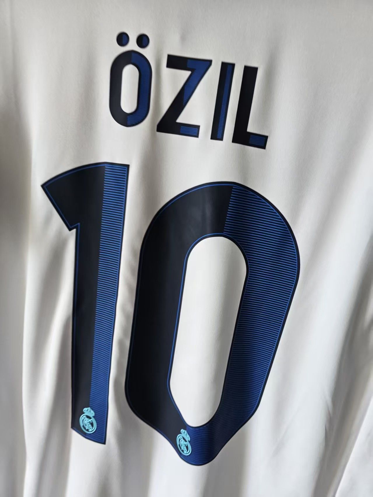 Other 2012 2013 Real Madrid #10 Mesut Özil Jersey Home Size US XL / EU 56 / 4 - 5 Thumbnail