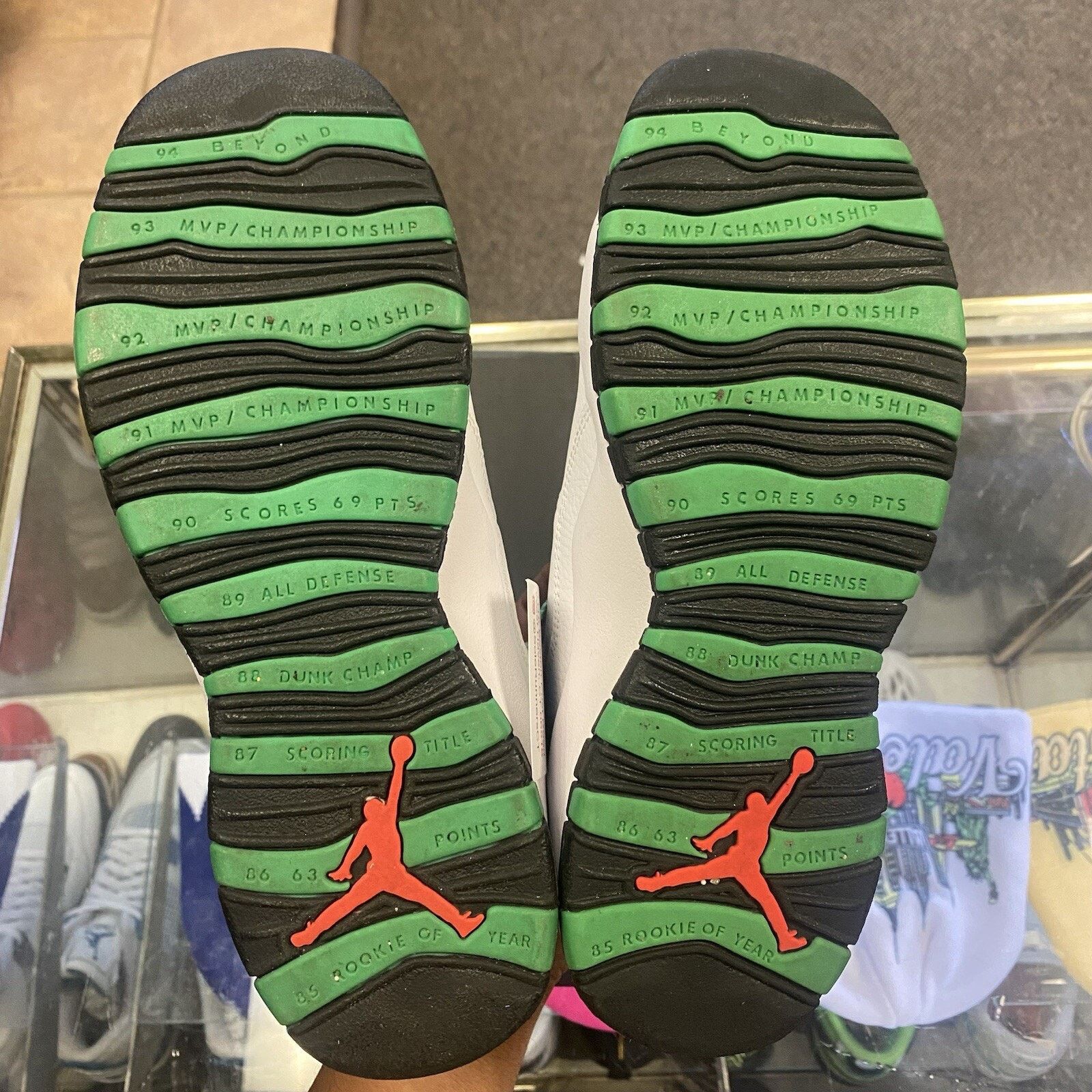 Jordan Brand Air Jordan 10 Retro 30th GG “Verde” Green Black Infrared 6y Size US 6 / EU 39 - 5 Thumbnail